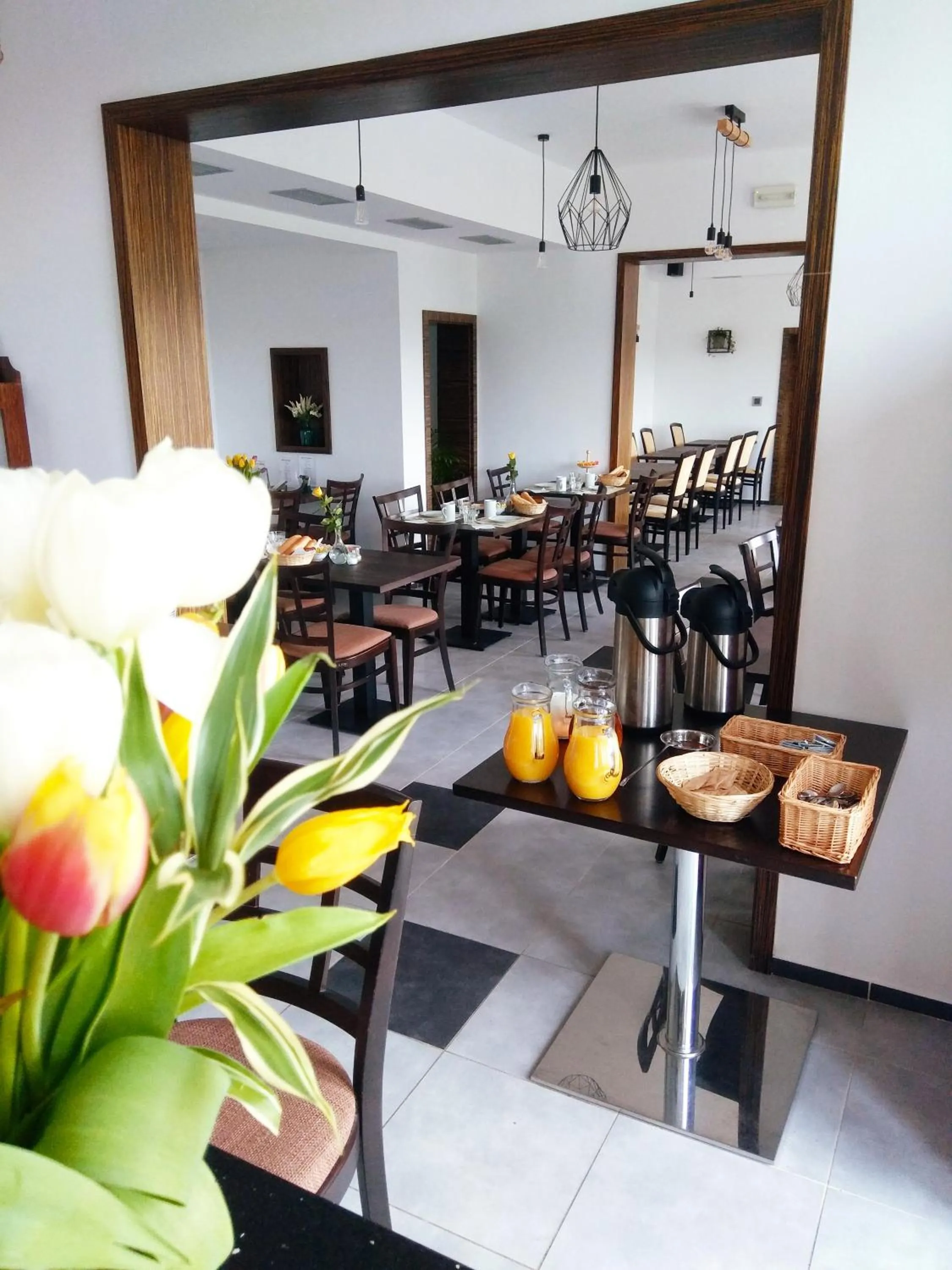 Restaurant/places to eat in Hotel BRADA