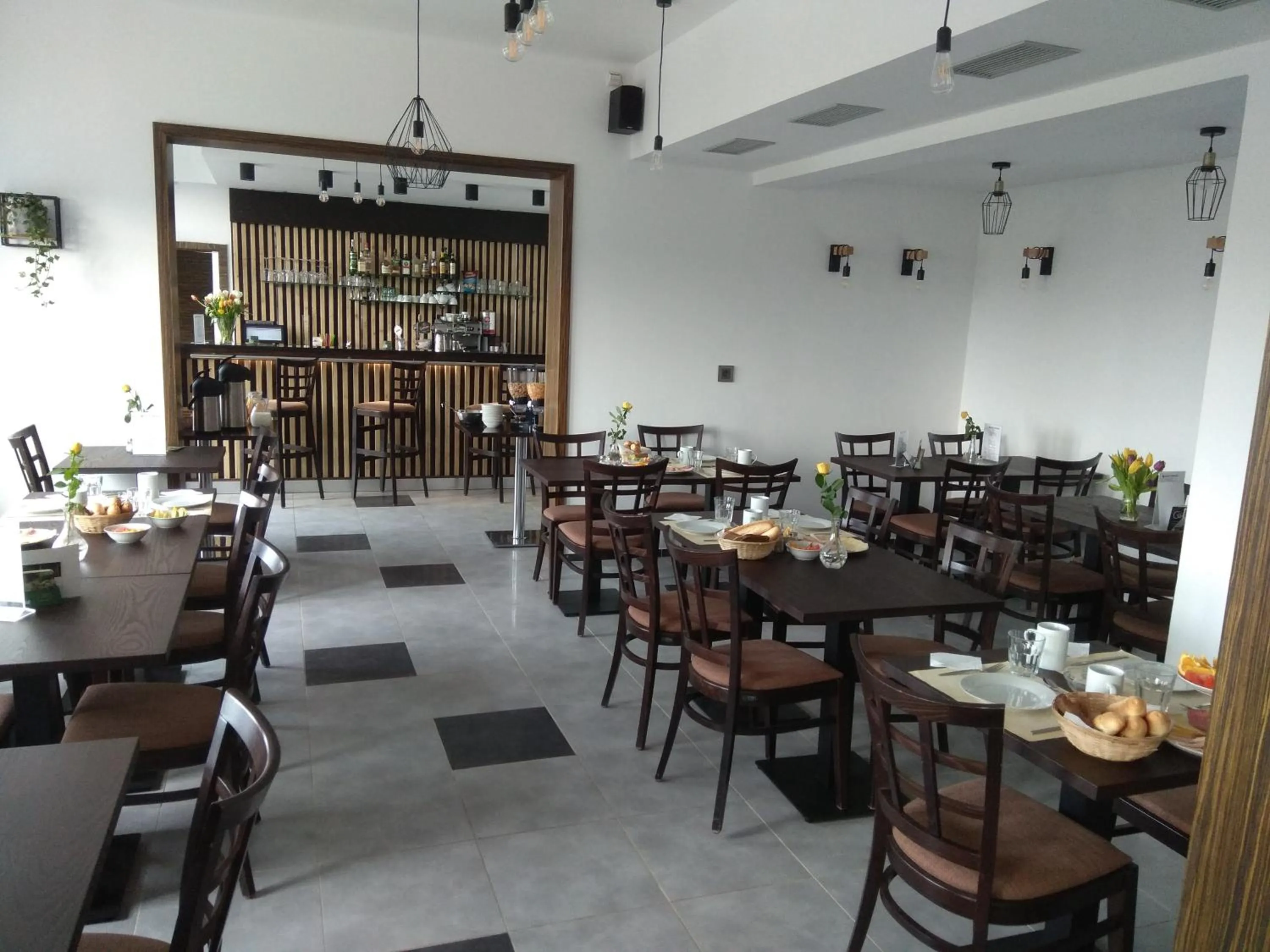 Restaurant/places to eat in Hotel BRADA