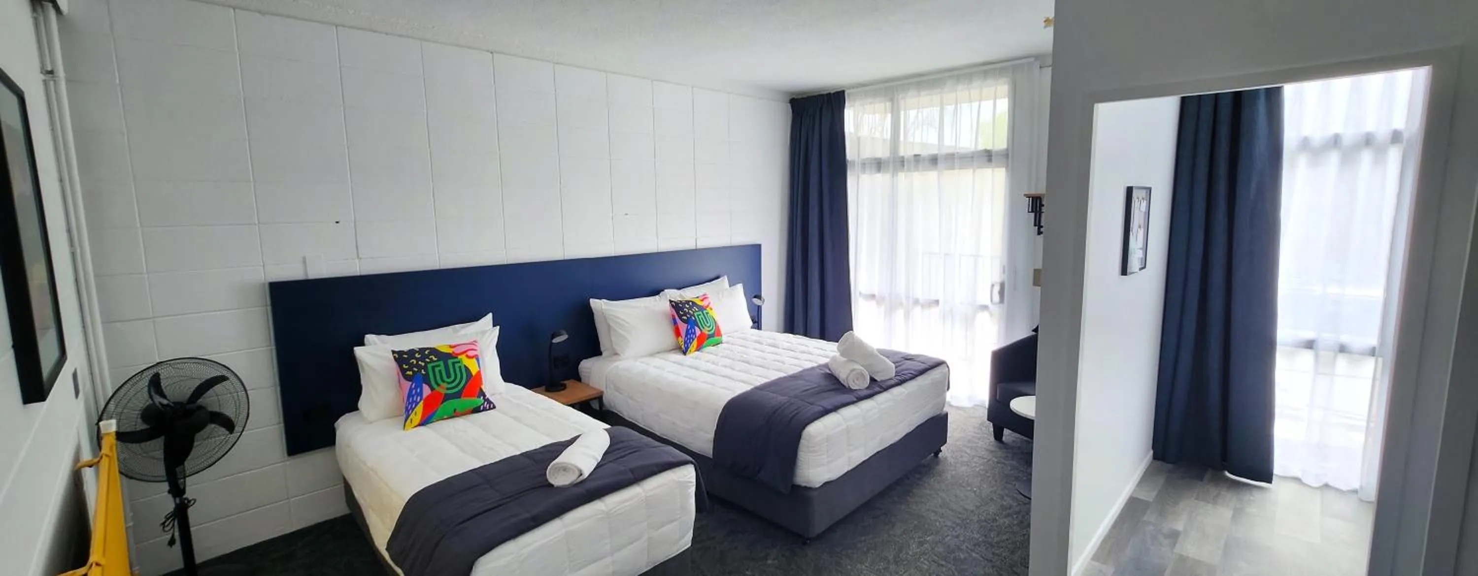 Bed in Urban Lounge Sleepery, SureStay Collection by BW