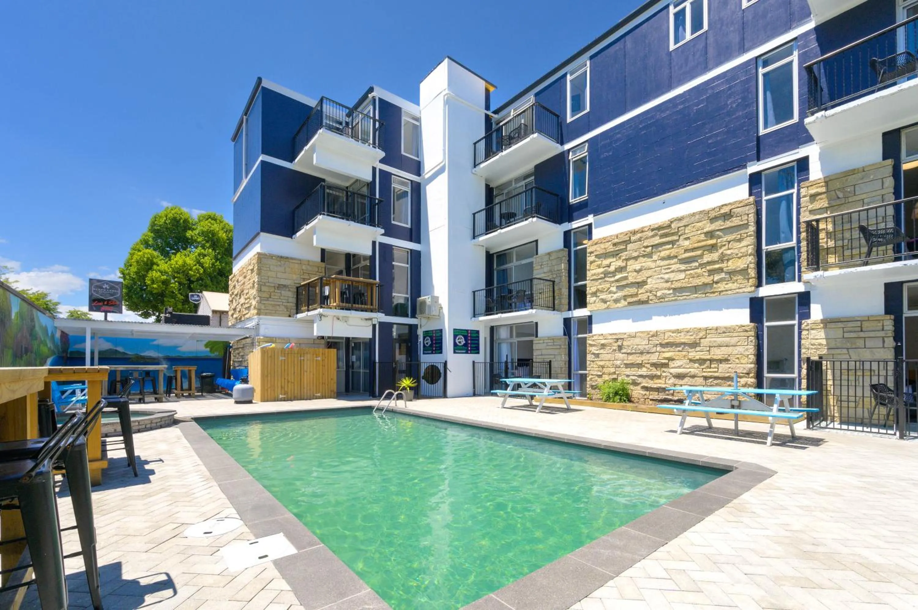 Swimming pool in Urban Lounge Sleepery, SureStay Collection by BW