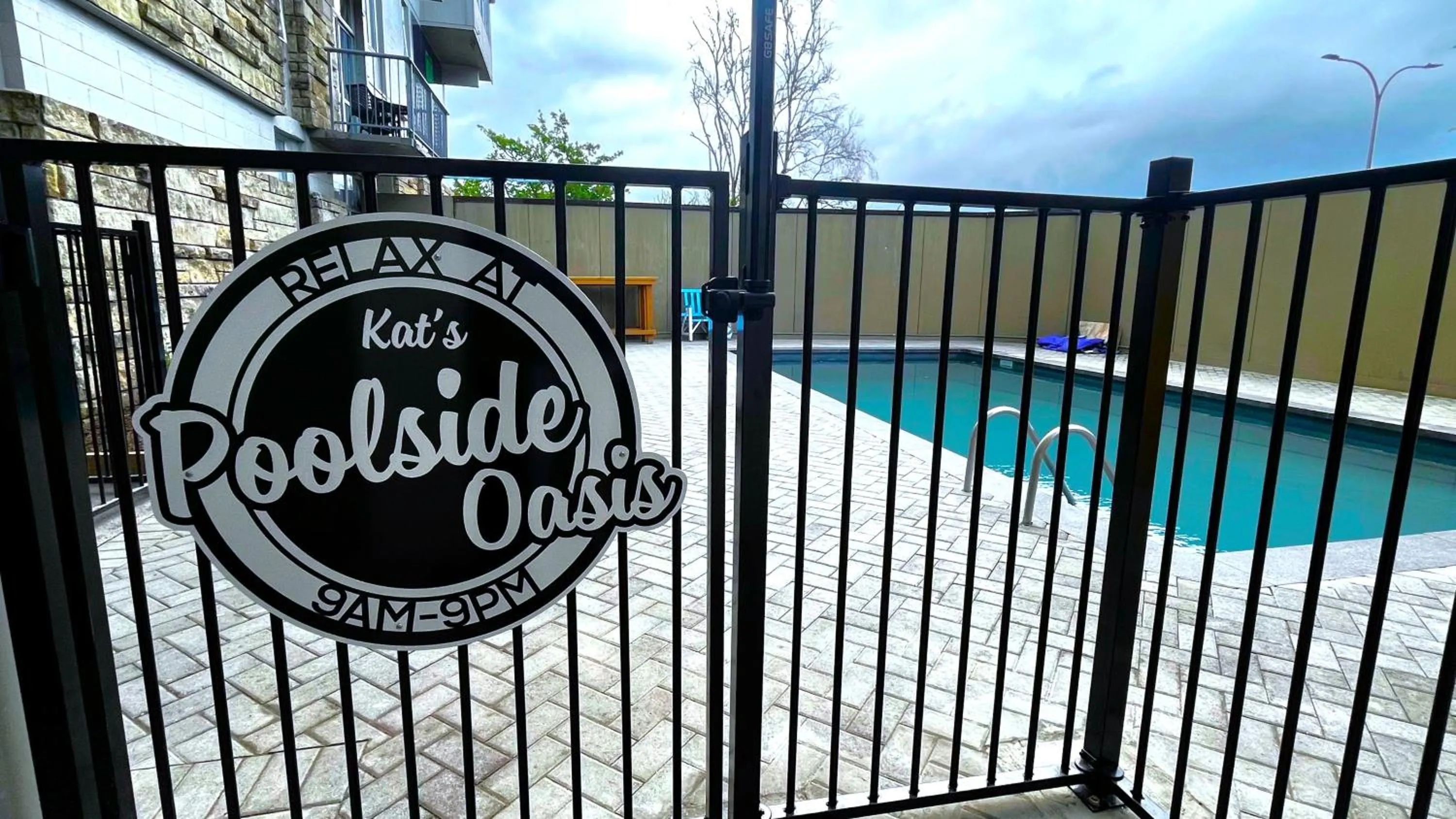 Swimming pool in Urban Lounge Sleepery, SureStay Collection by BW