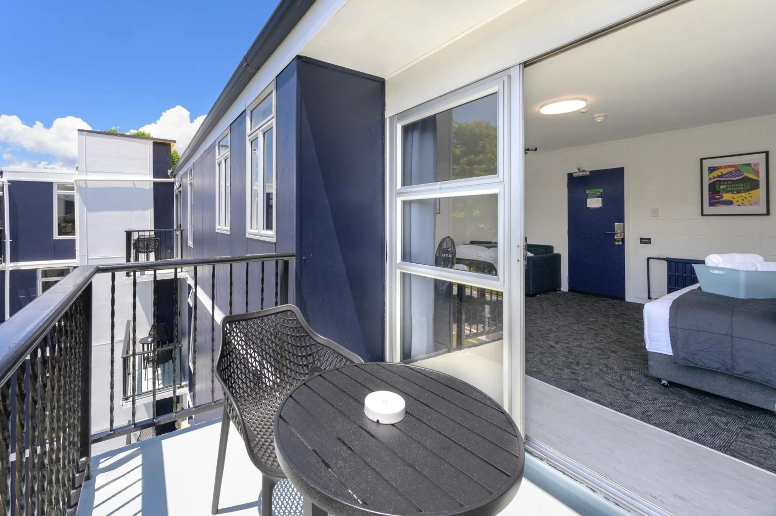 Balcony/Terrace, Bed in Urban Lounge Sleepery, SureStay Collection by BW