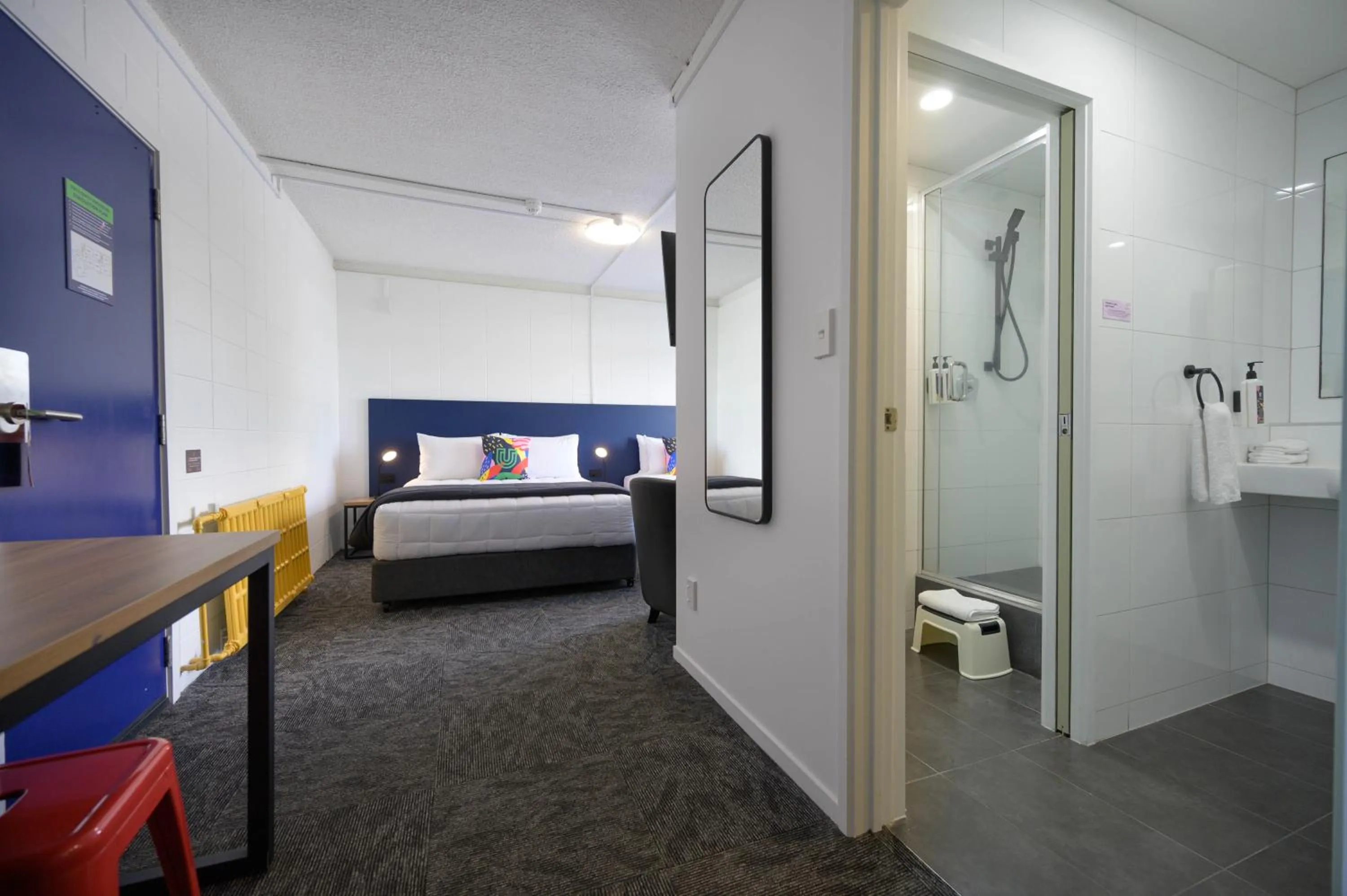 Photo of the whole room, Bed in Urban Lounge Sleepery, SureStay Collection by BW