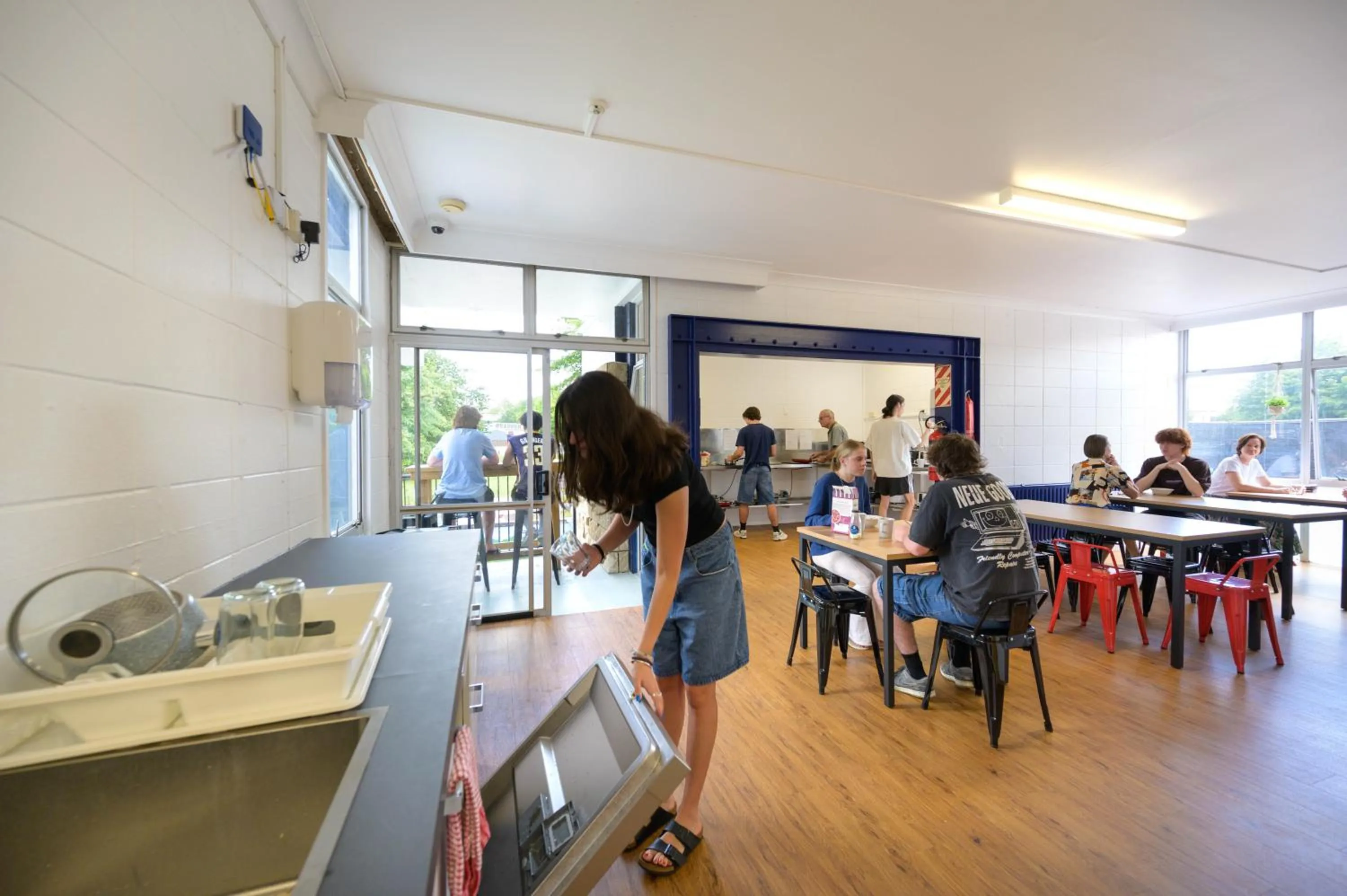 Communal kitchen in Urban Lounge Sleepery, SureStay Collection by BW