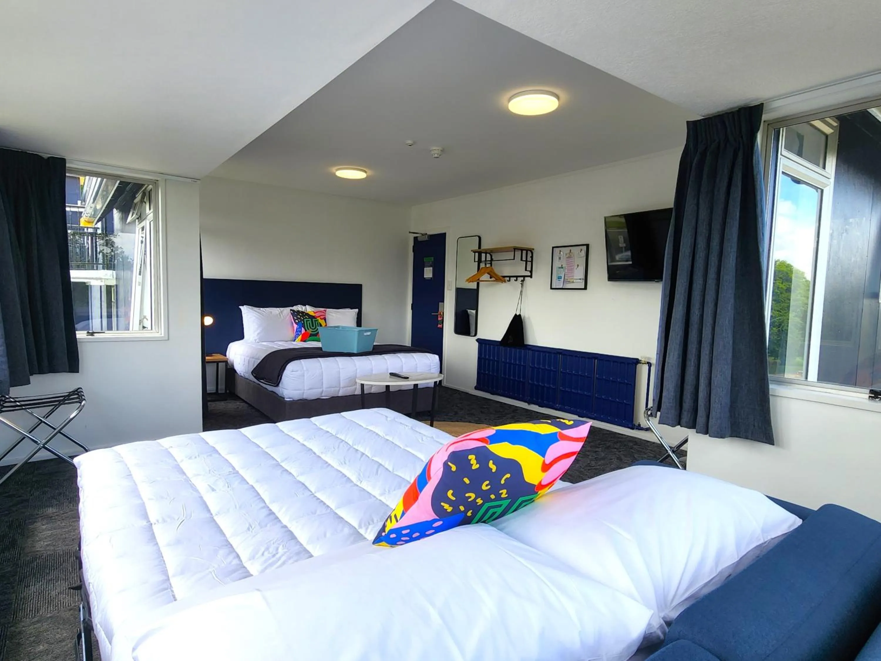 Photo of the whole room, Bed in Urban Lounge Sleepery, SureStay Collection by BW