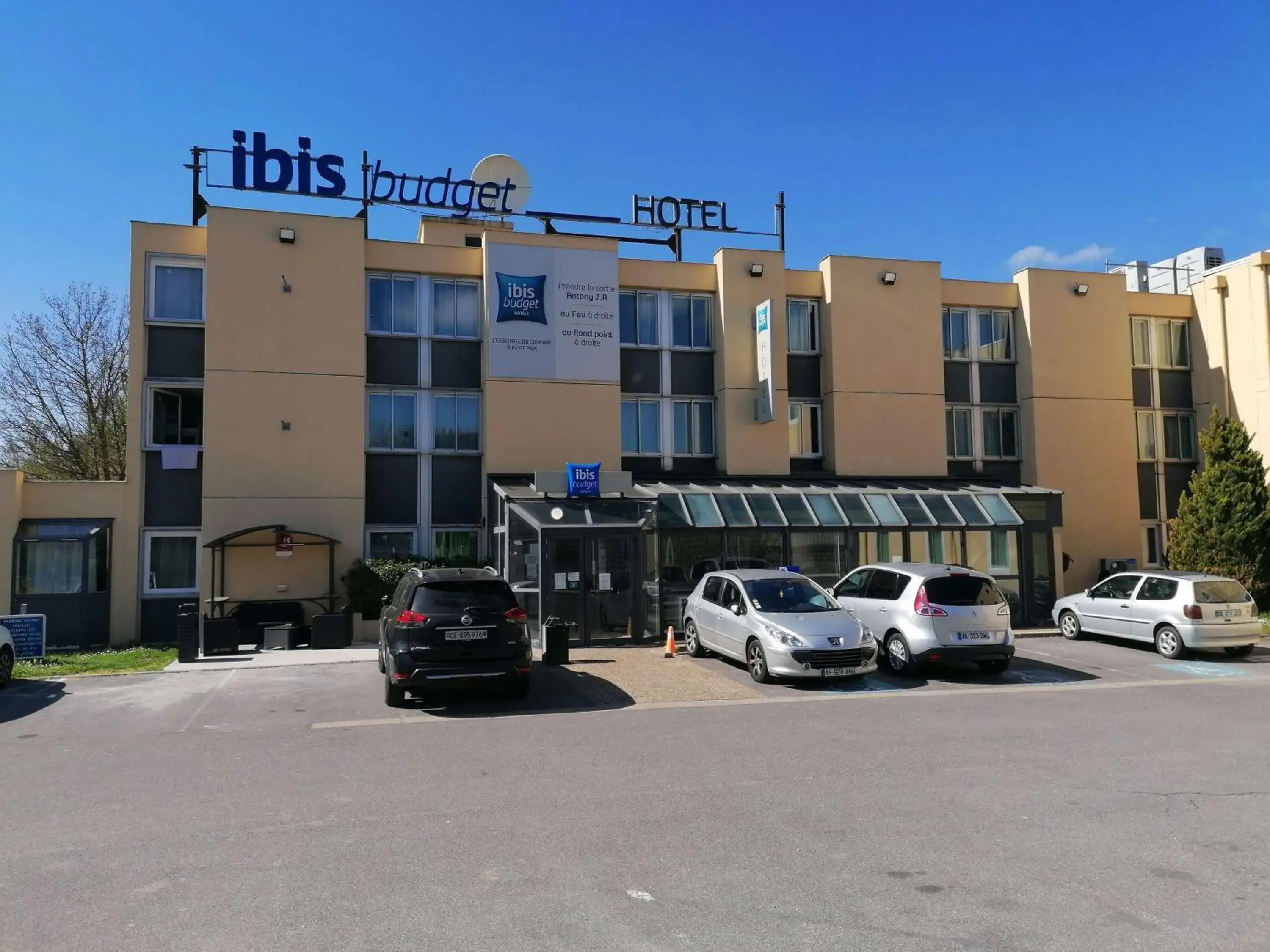 Property building in ibis budget Antony Massy rénové 2024 Property building in ibis budget Antony Massy rénové 2024