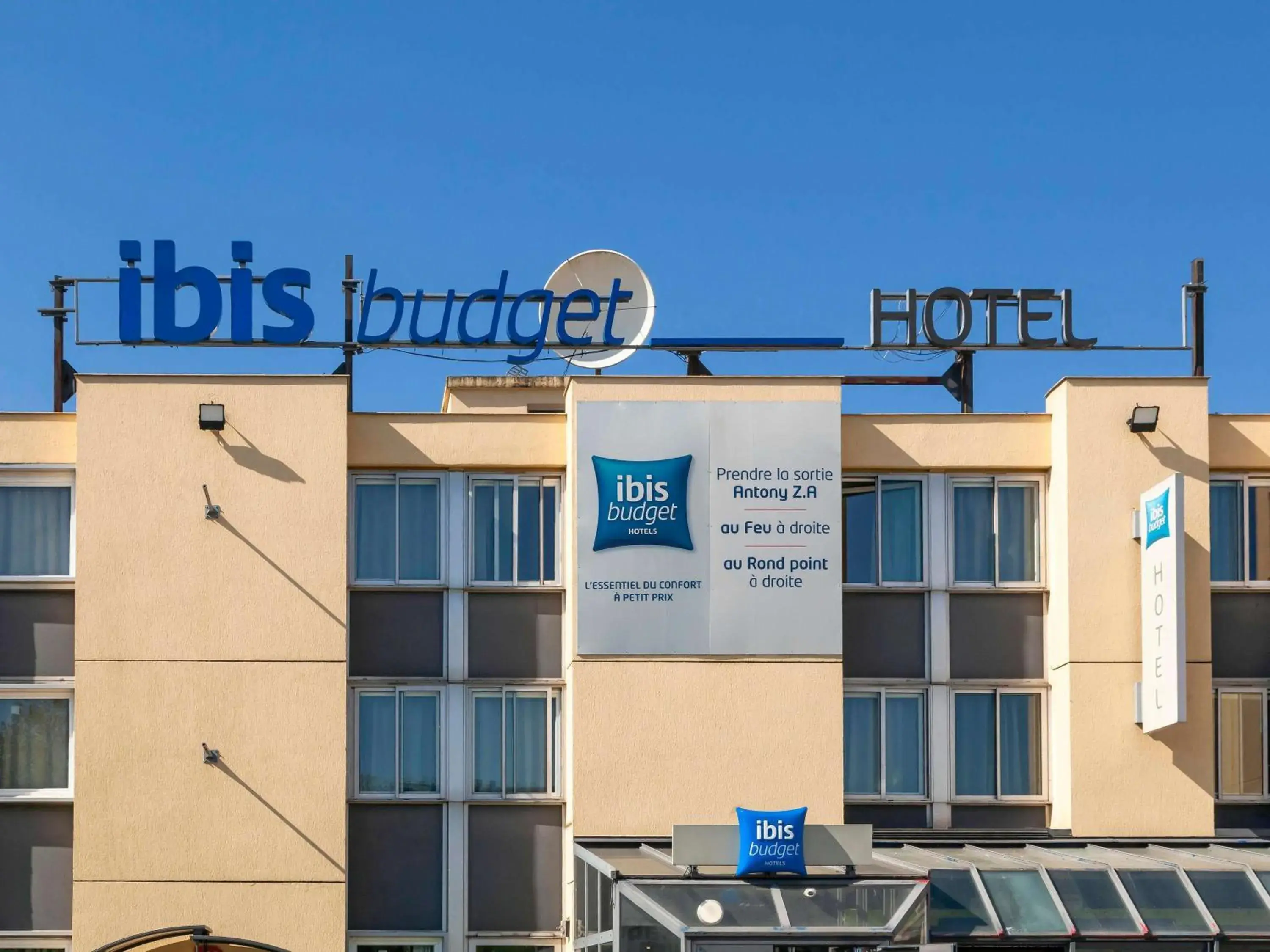 Property building in ibis budget Antony Massy rénové 2024 Property building in ibis budget Antony Massy rénové 2024