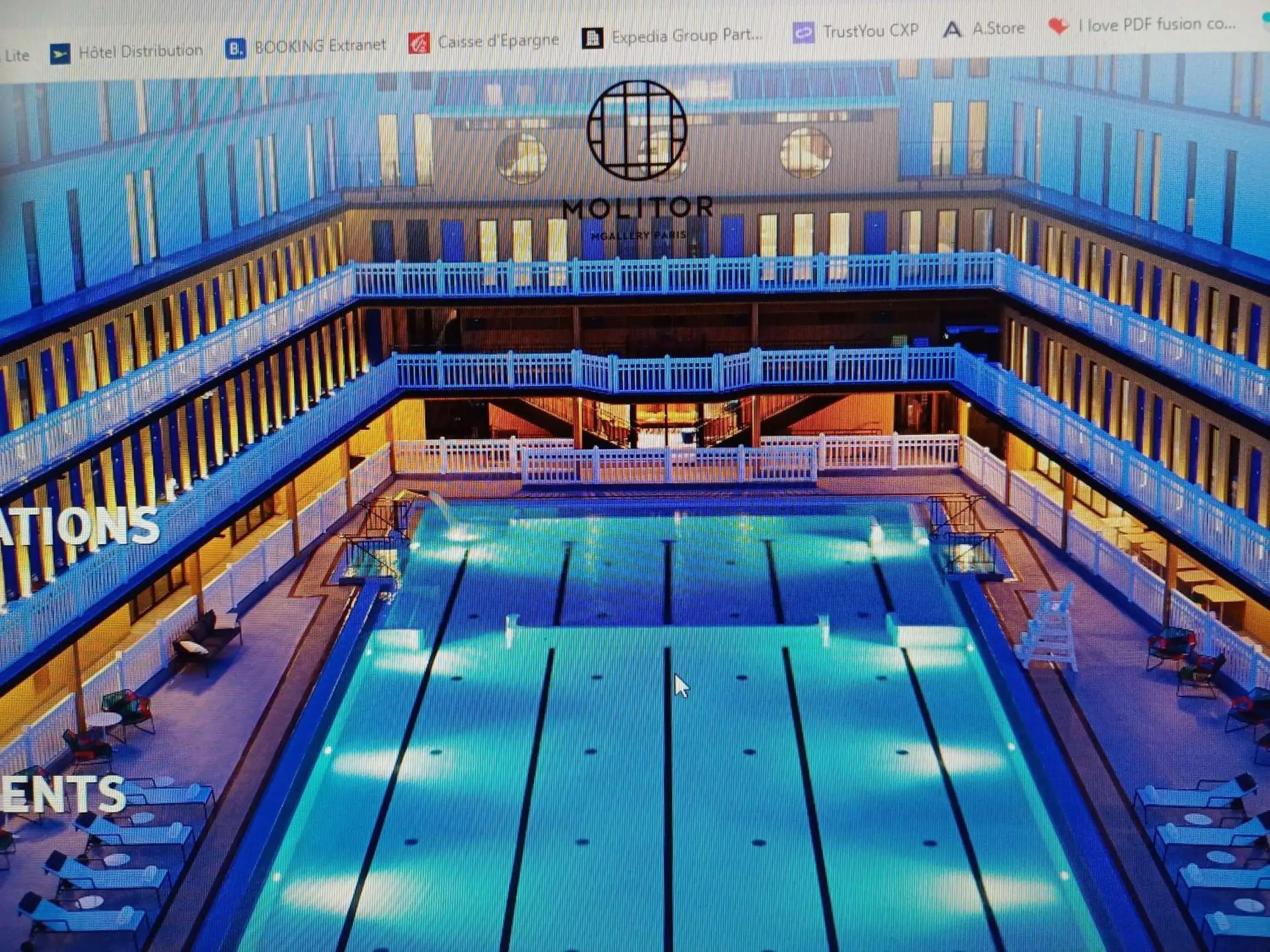 Pool view in ibis budget Antony Massy rénové 2024 Pool view in ibis budget Antony Massy rénové 2024