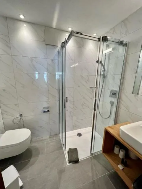 Bathroom in Schmalzlhof Hotel & Apartments