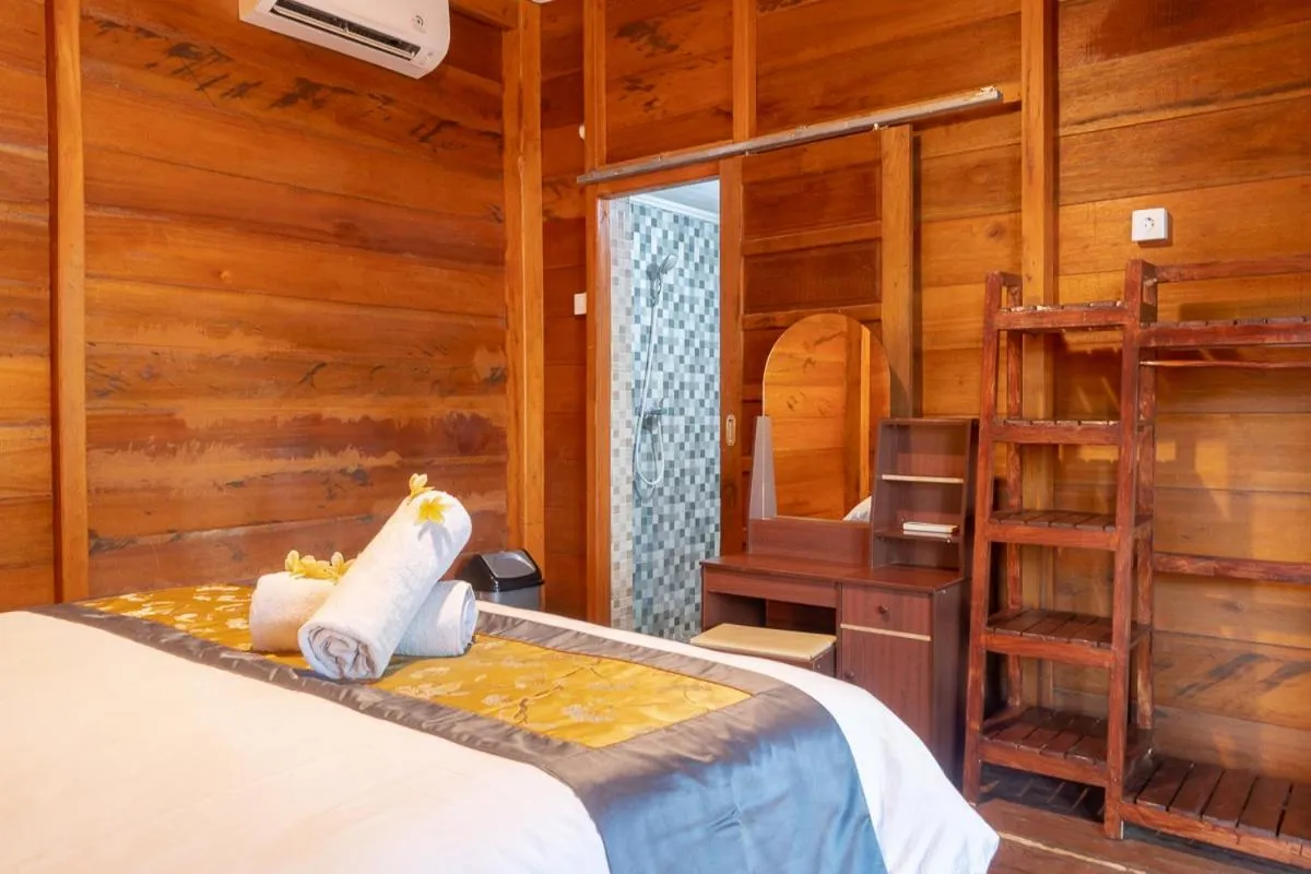 Bed in Madeira Inn Villa by Bukit Vista