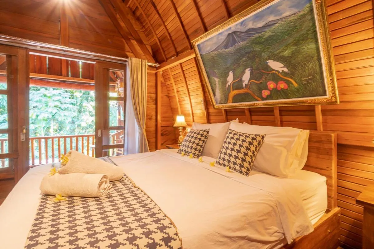 Bed in Madeira Inn Villa by Bukit Vista