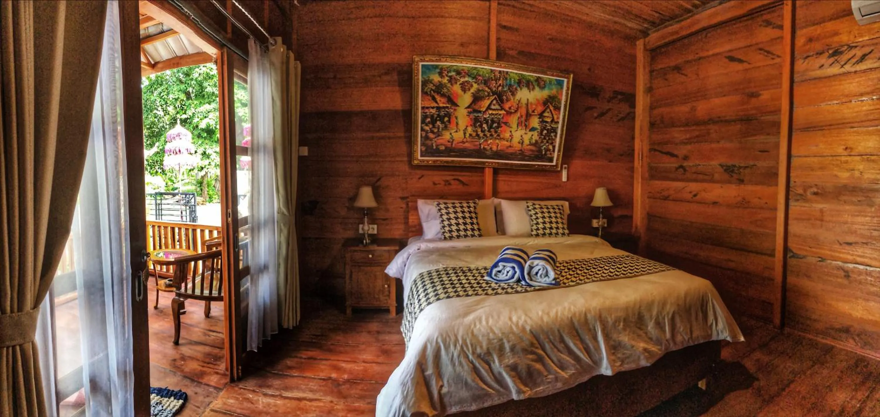 Bed in Madeira Inn Villa by Bukit Vista