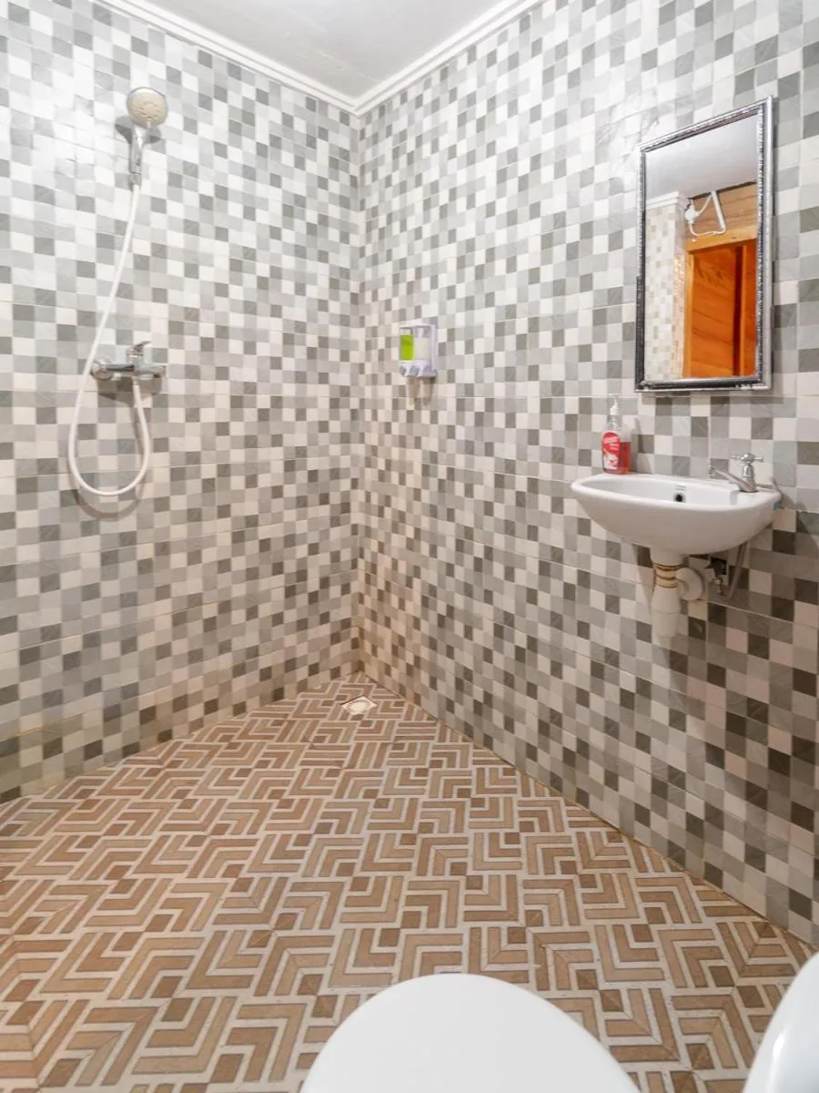 Shower in Madeira Inn Villa by Bukit Vista
