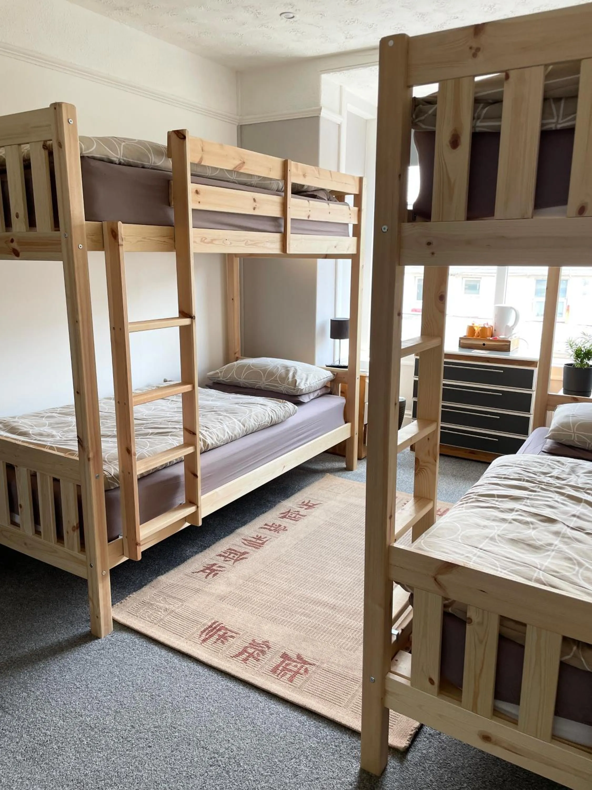 bunk bed, Bed in Breakers Guest House