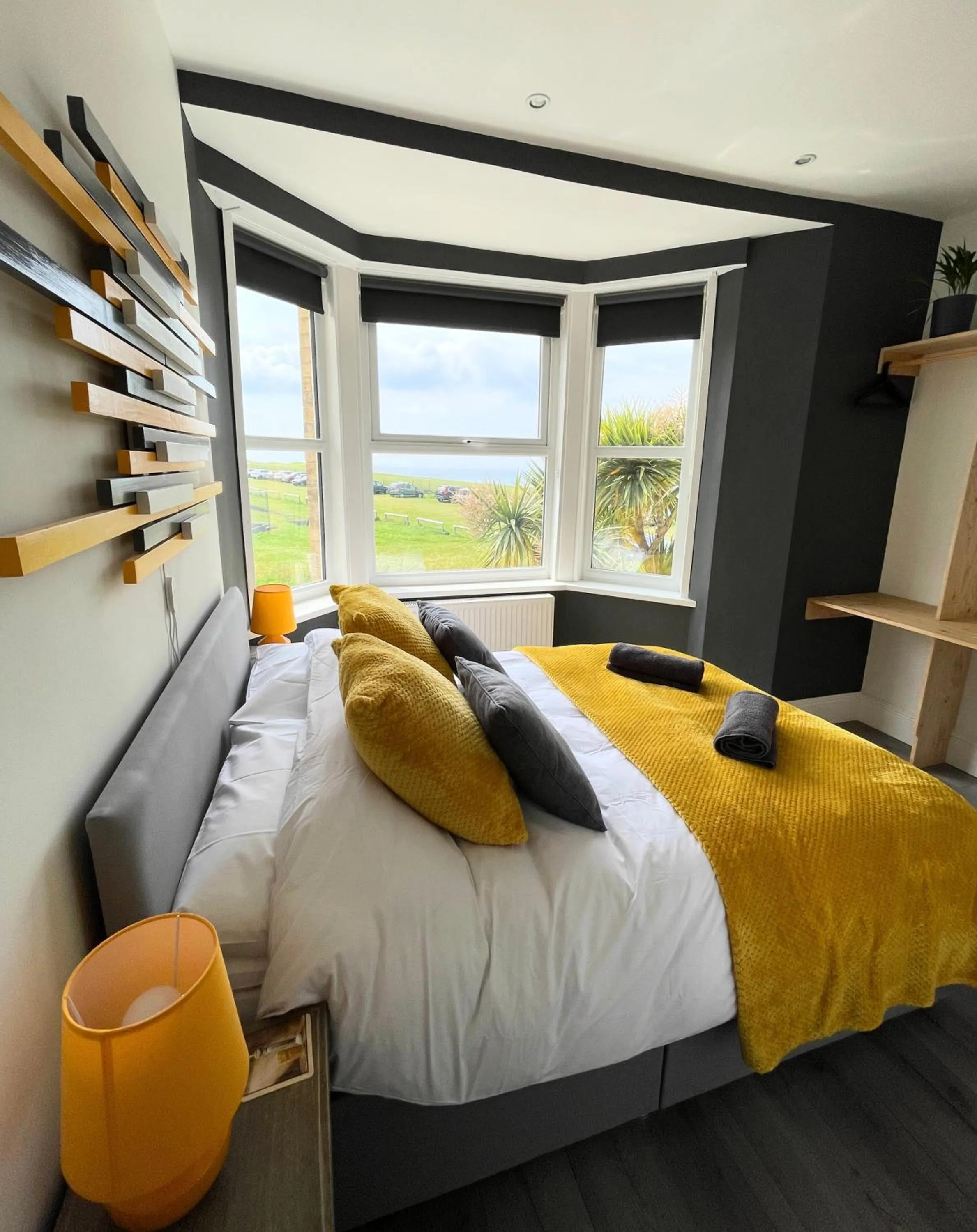 Bed in Breakers Guest House