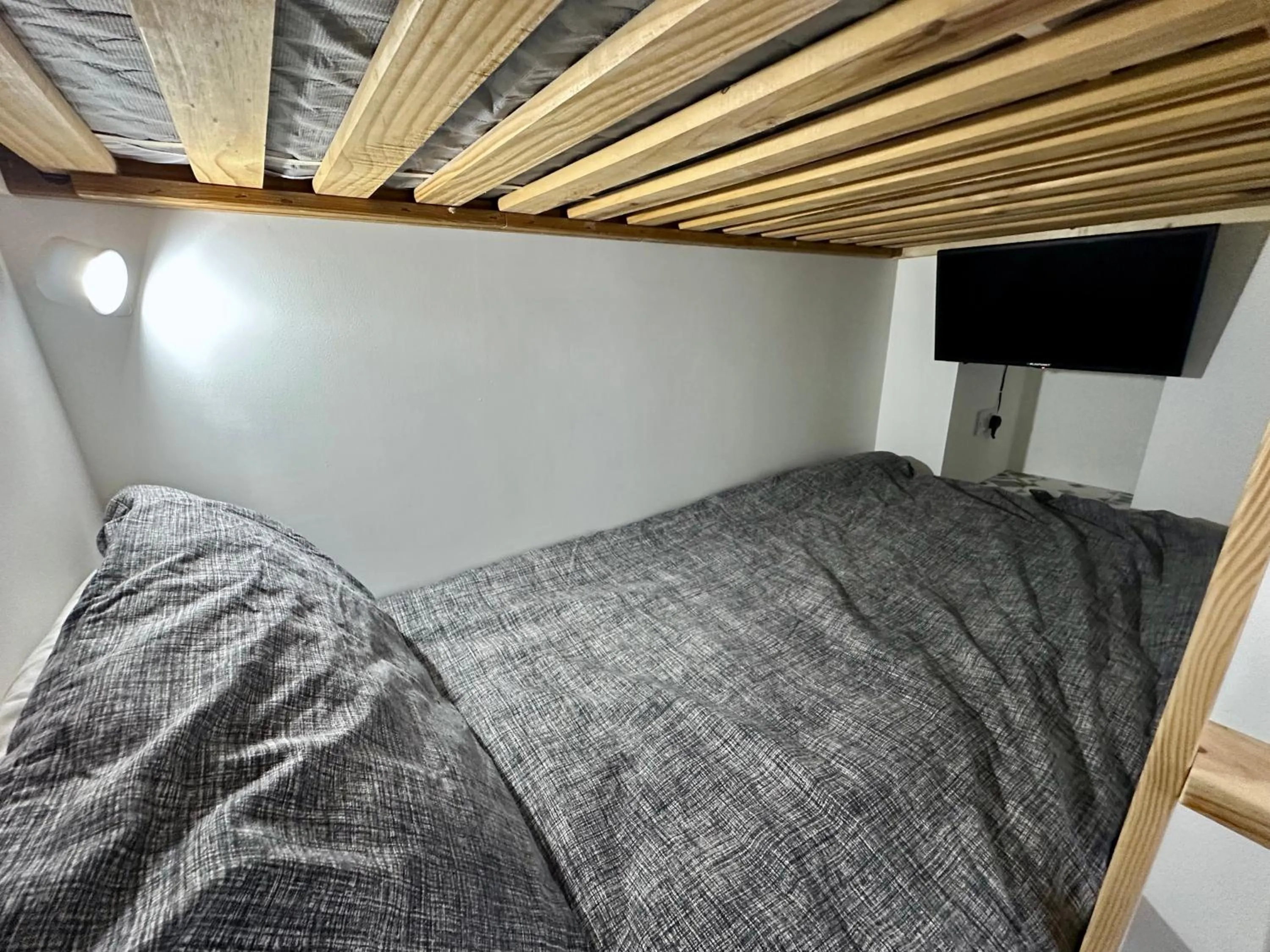 bunk bed, Bed in Breakers Guest House