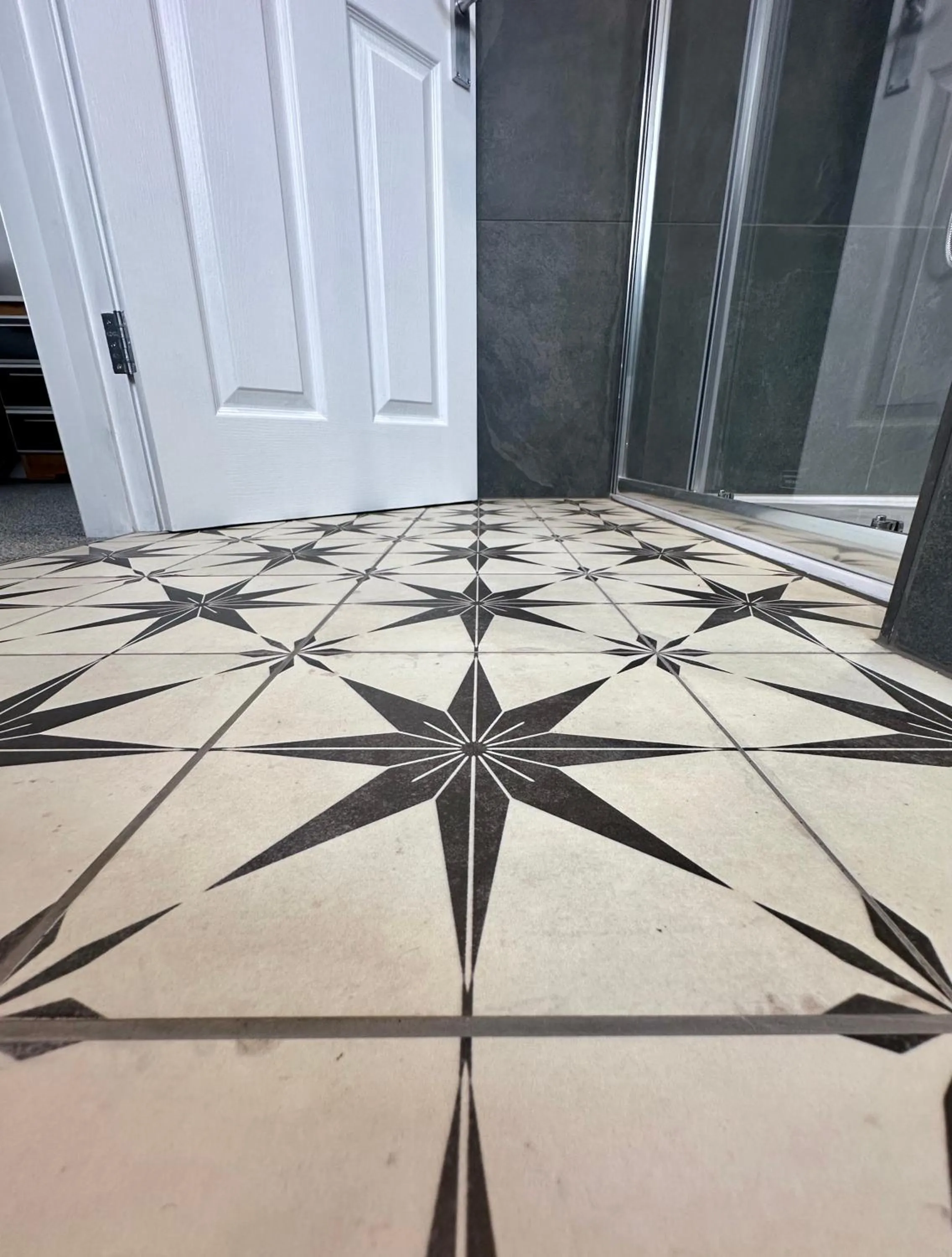 Bathroom in Breakers Guest House