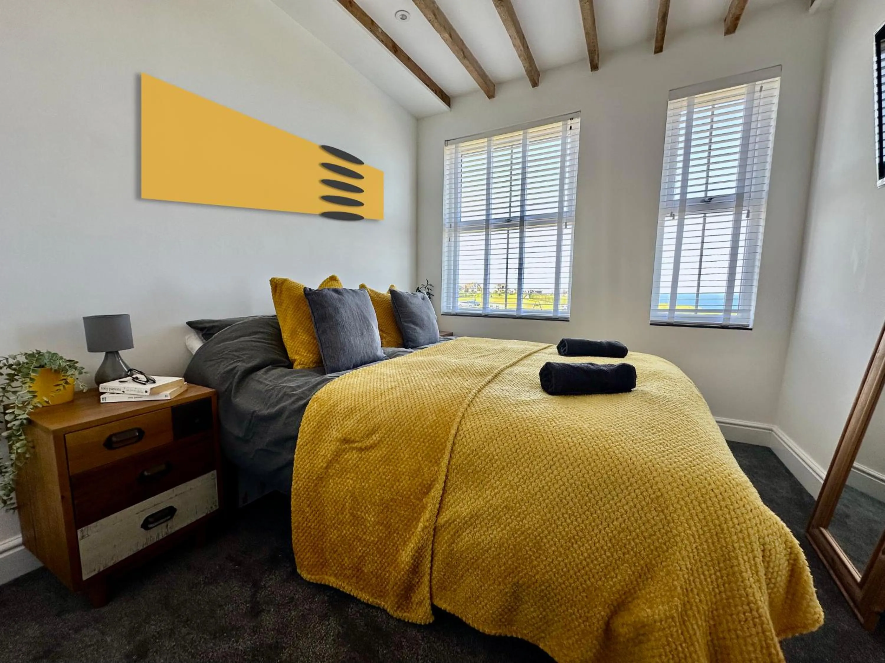 Bedroom, Bed in Breakers Guest House