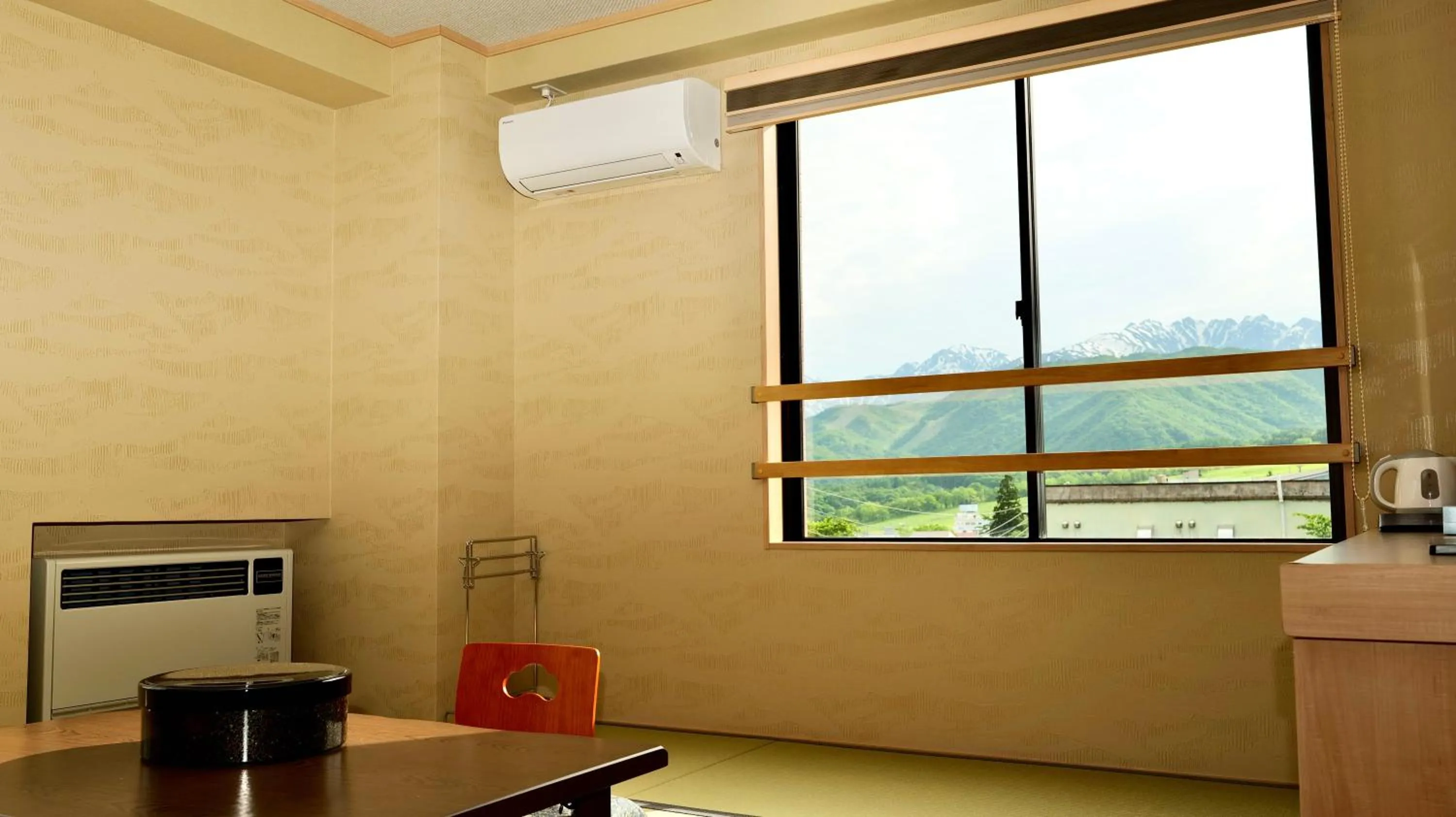 Mountain view in Apprising hotels GranJam Tsugaike