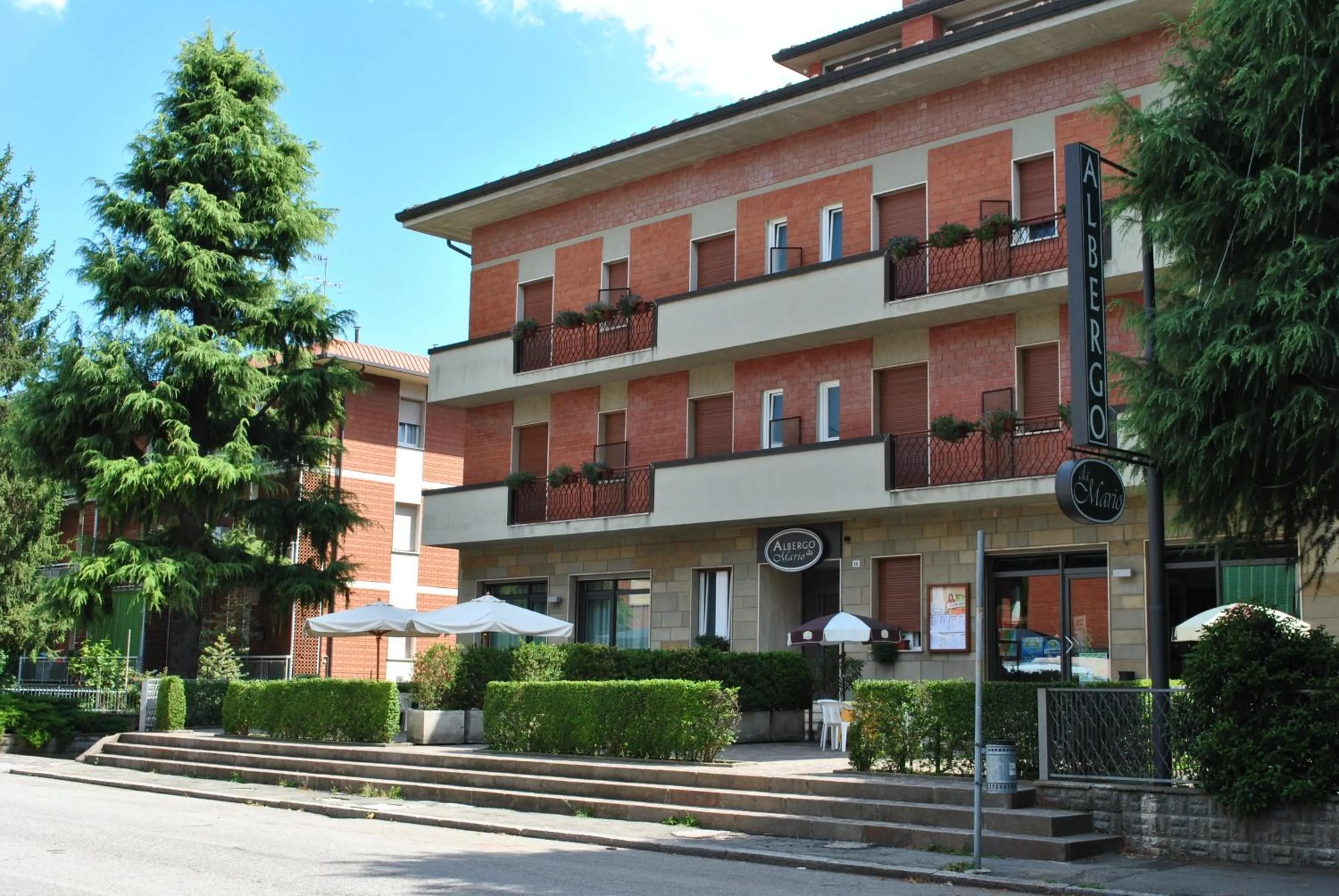 Facade/entrance in Albergo "da Mario"
