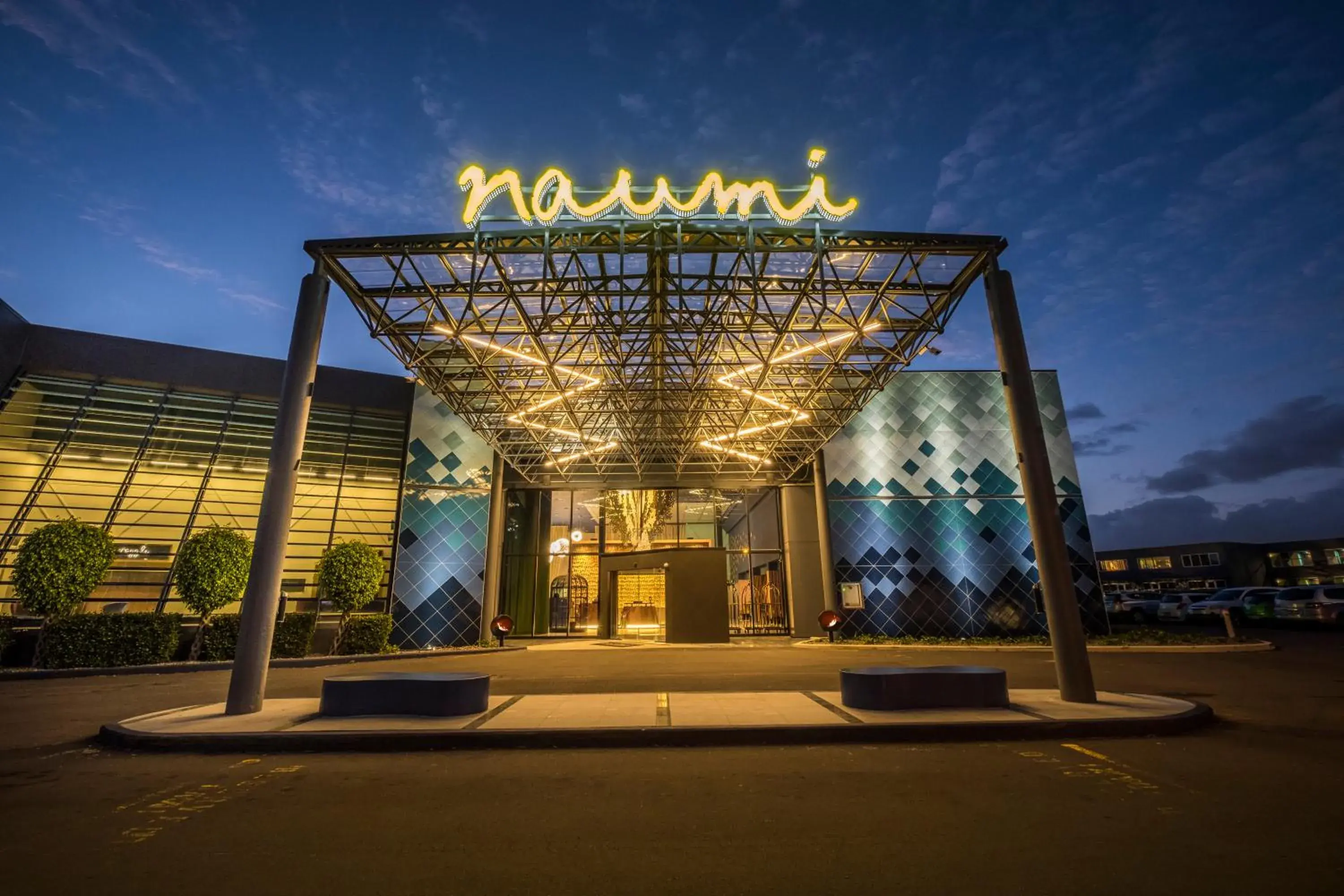 Facade/entrance in Naumi Auckland Airport Hotel