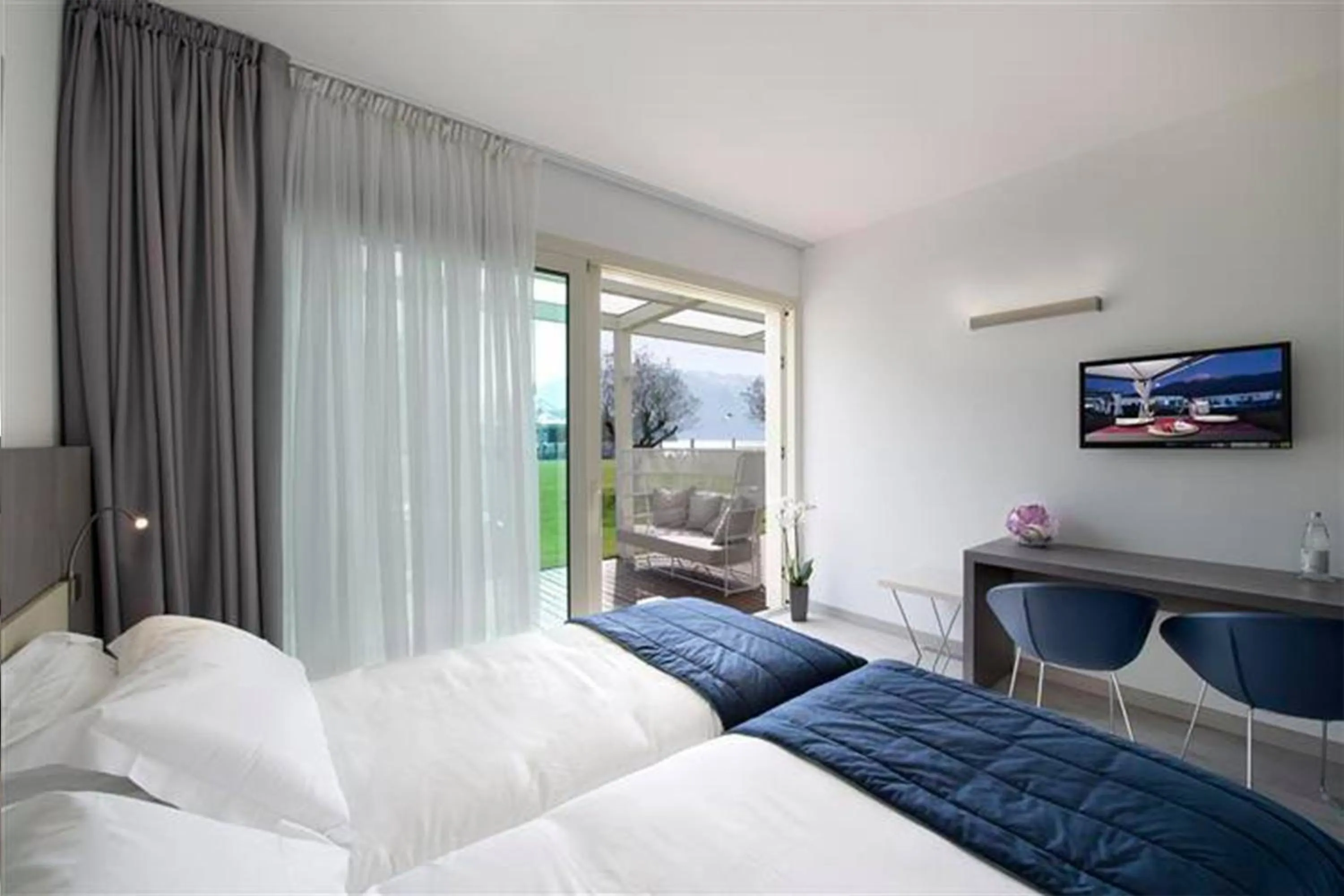 Bedroom, Bed in Seven Park Hotel Lake Como - Adults Only