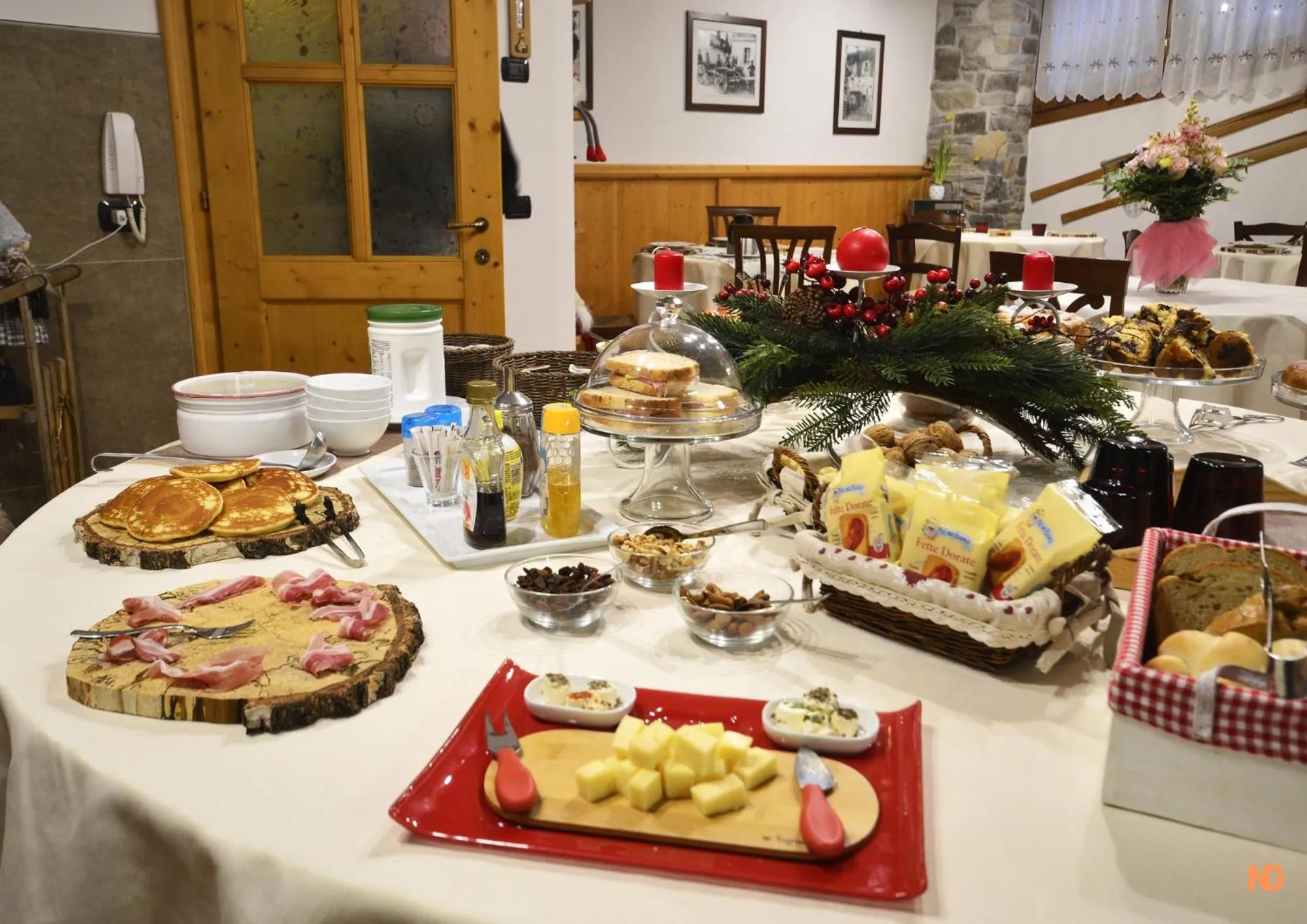 Breakfast in Villa Lucin