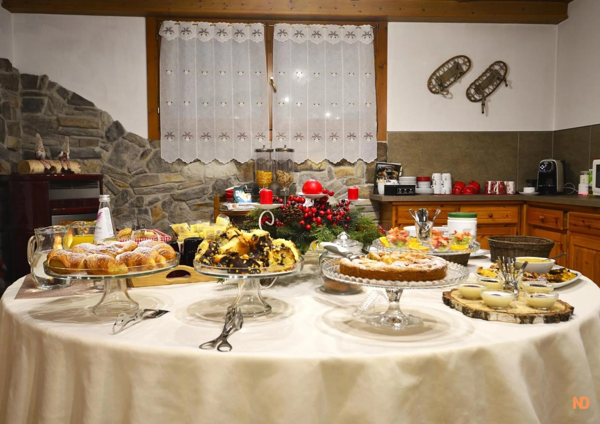 Breakfast in Villa Lucin