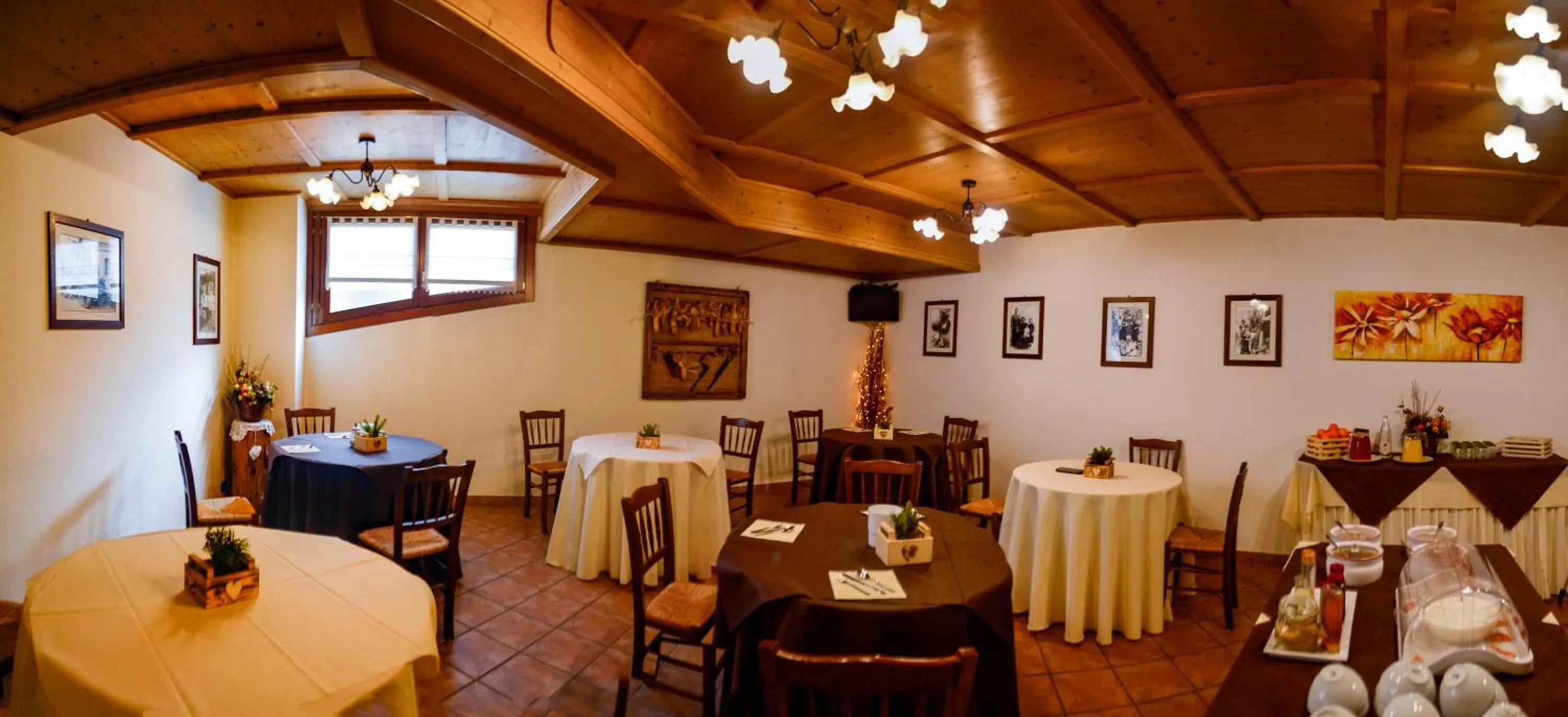 Breakfast in Villa Lucin