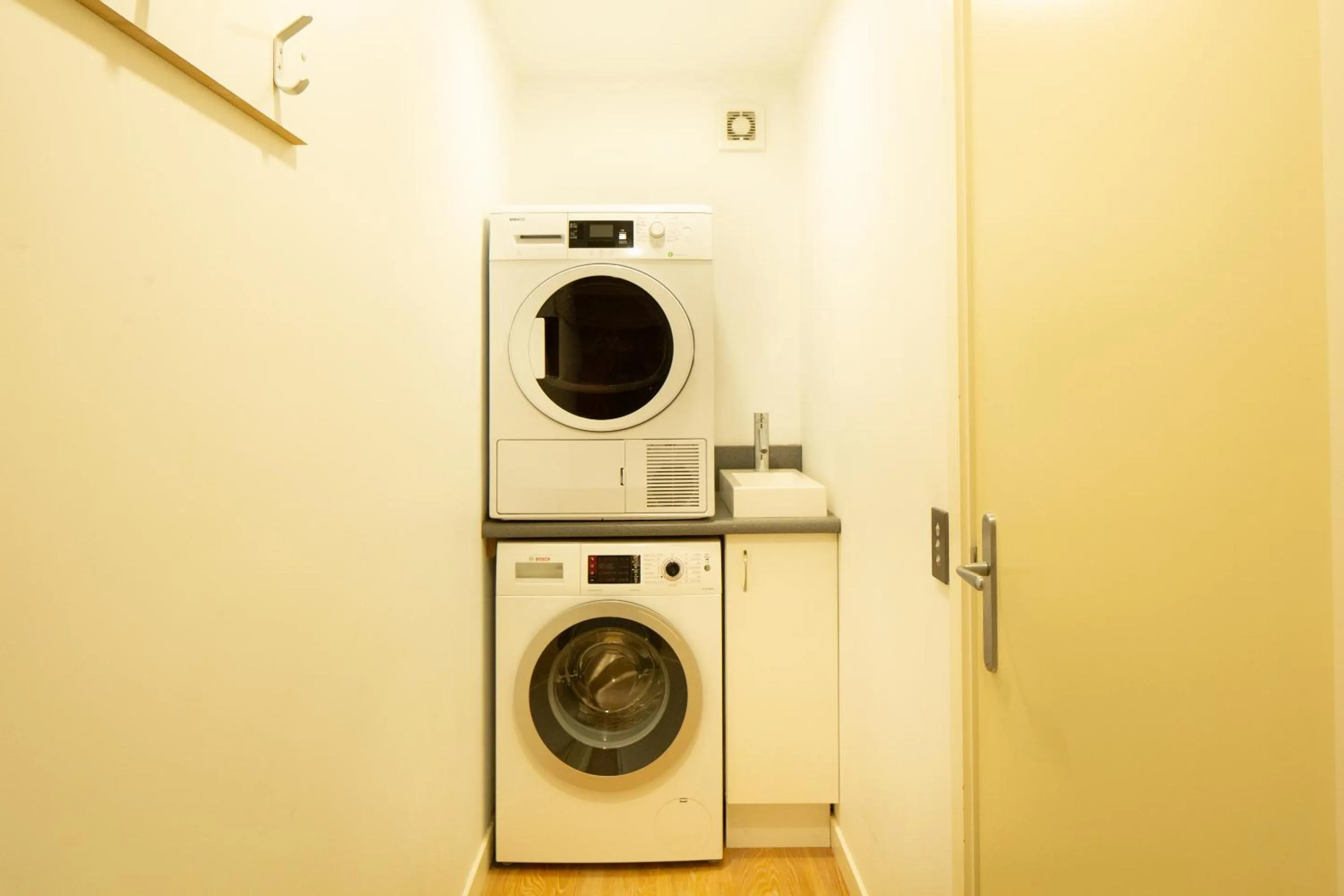 Area and facilities in Villa Del Lago