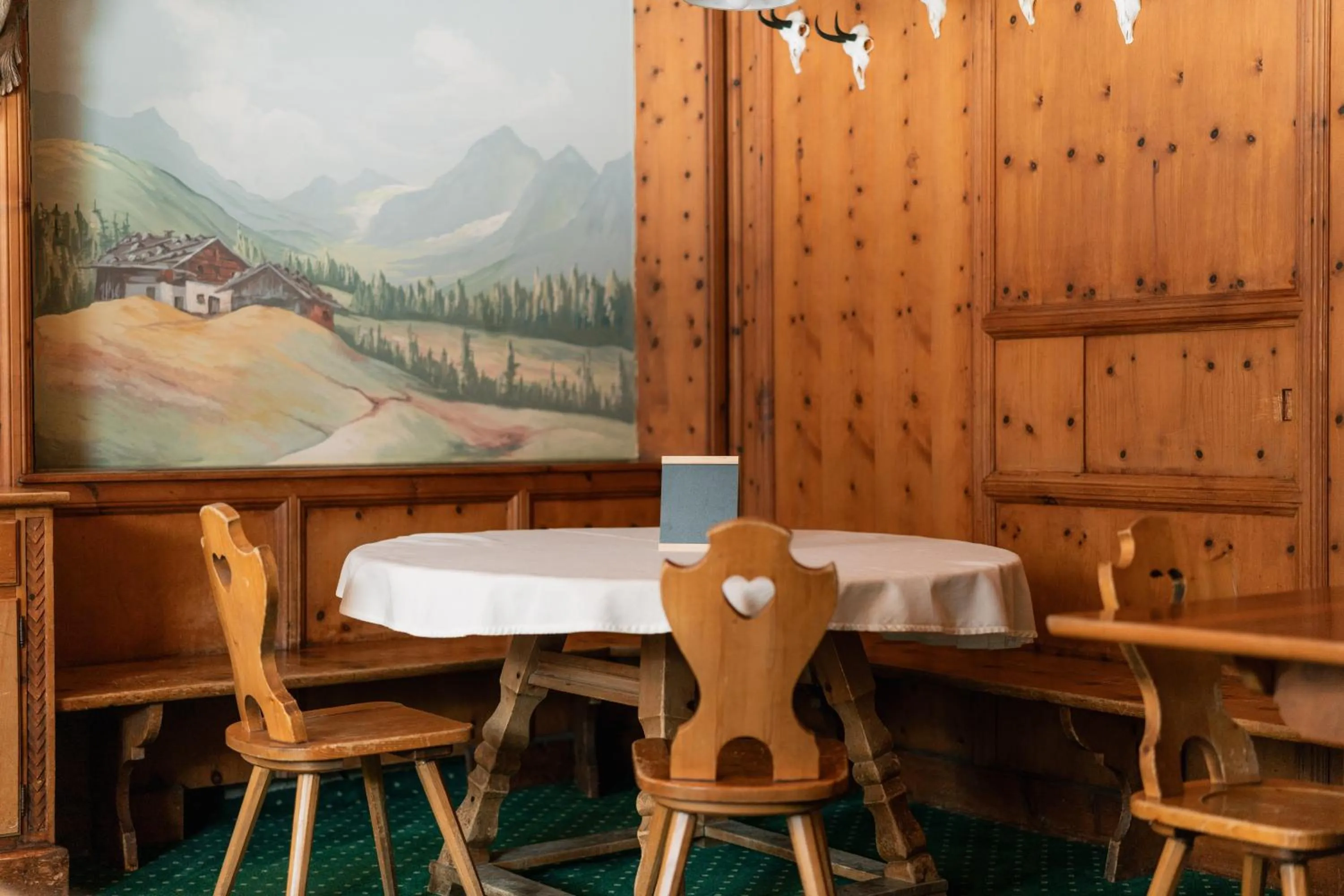 Lounge or bar in Sporthotel Kurzras