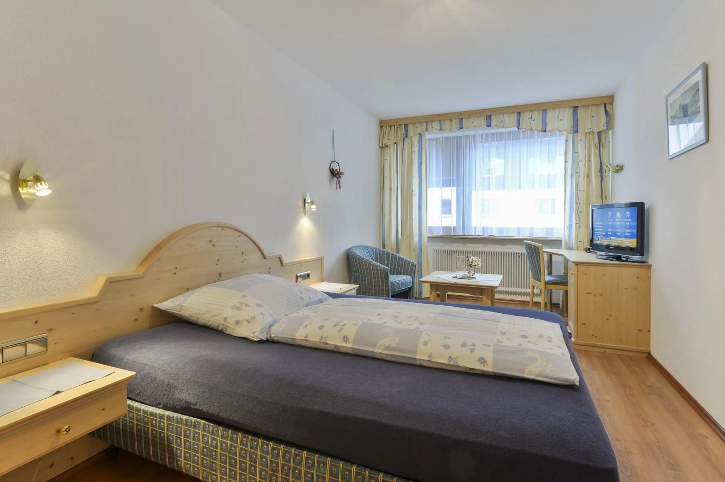 Bedroom, Bed in Hotel Bergheim