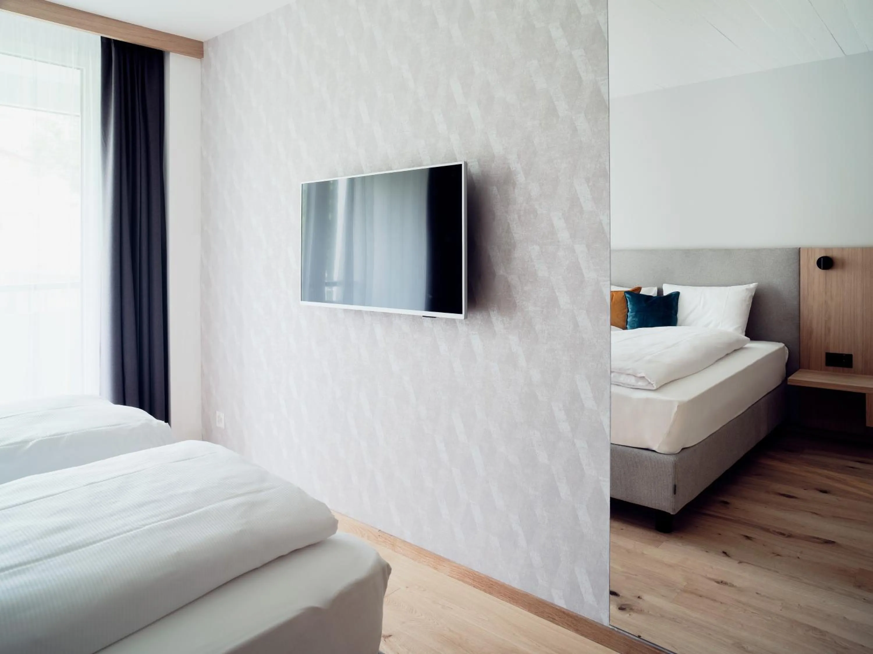 Bedroom, Bed in Hotel Neu-Schönstatt