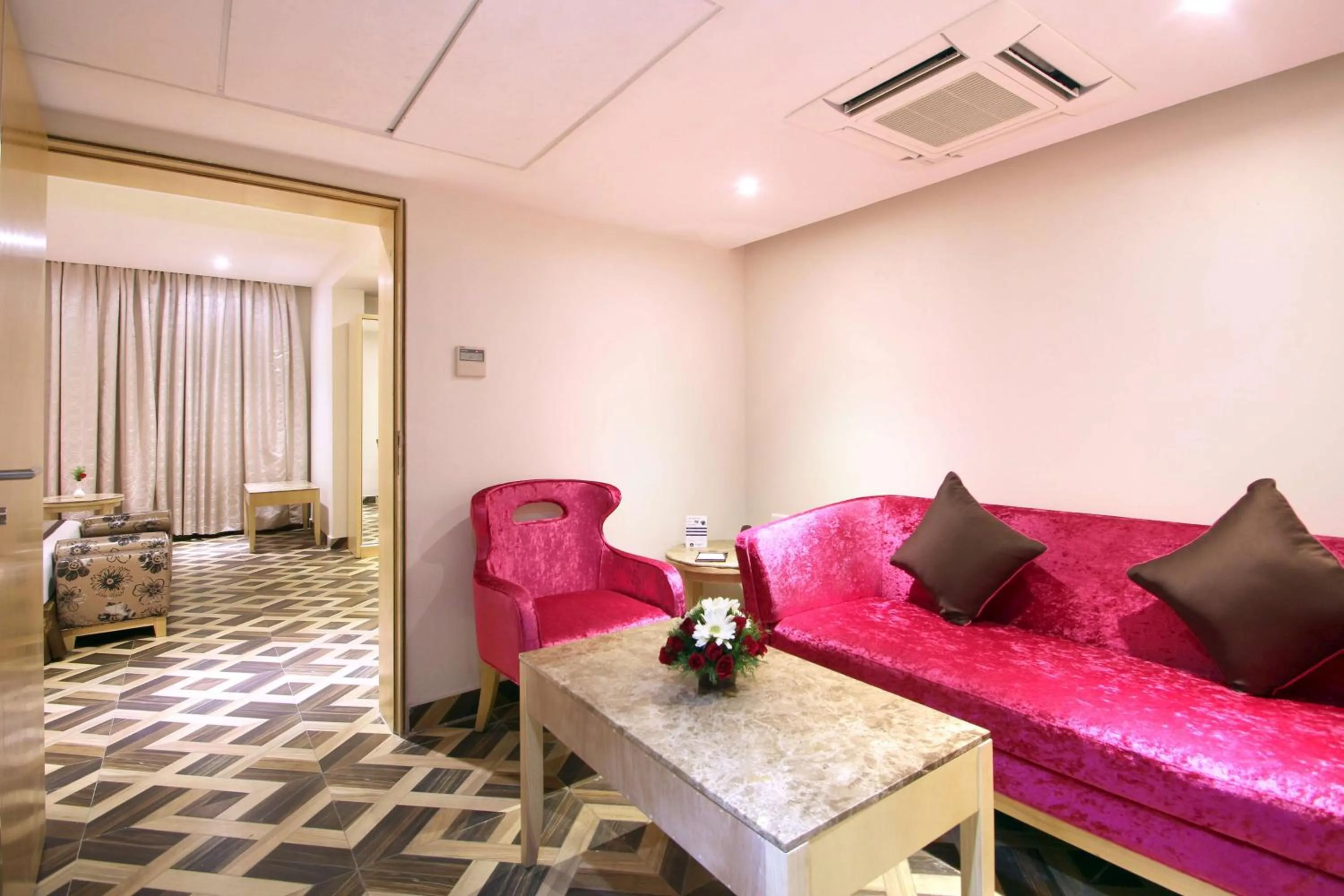 Photo of the whole room in Best Western Ashoka