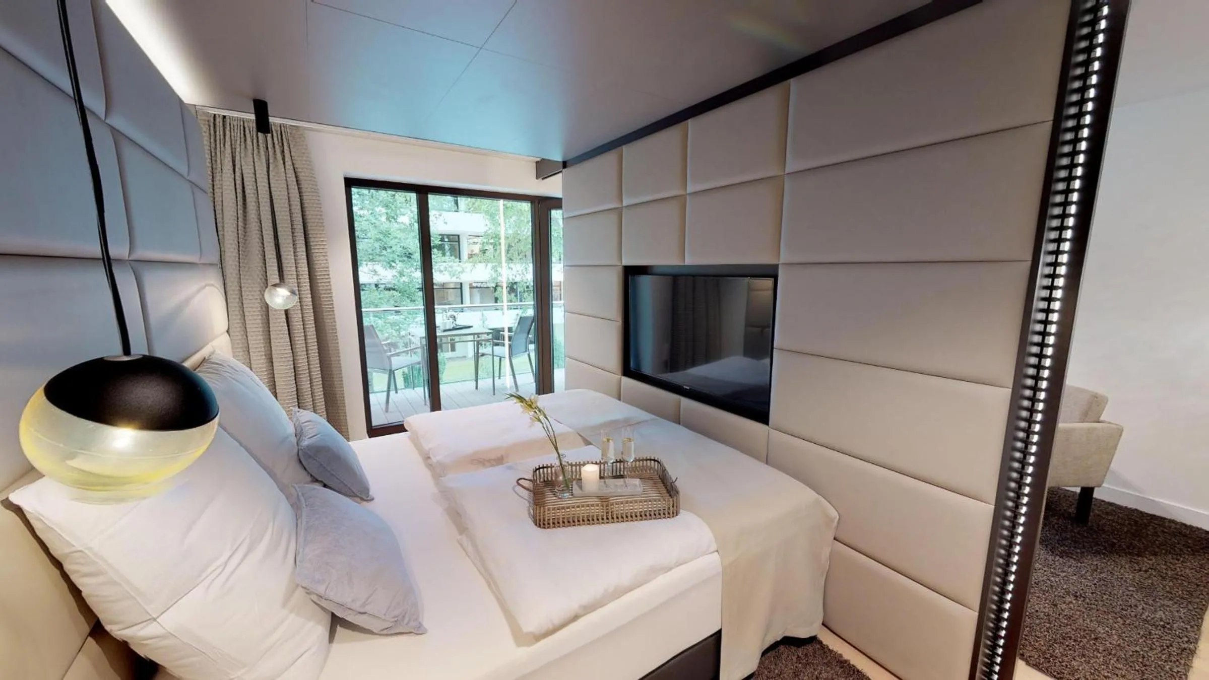 Bedroom, Bed in White Pearl Apartment 1.10