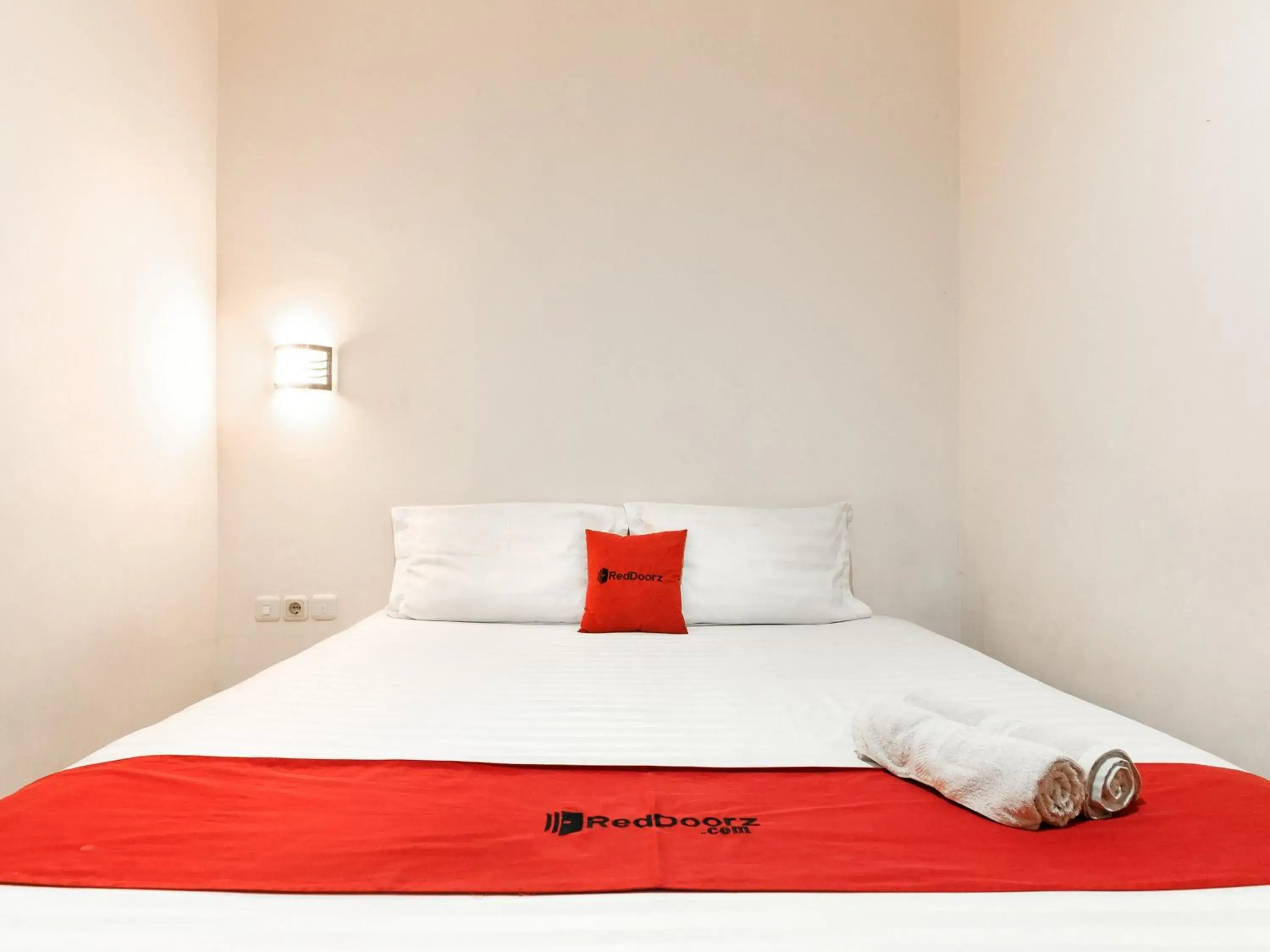 Bedroom, Bed in RedDoorz @ Pandu Raya Bogor Bedroom, Bed in RedDoorz @ Pandu Raya Bogor