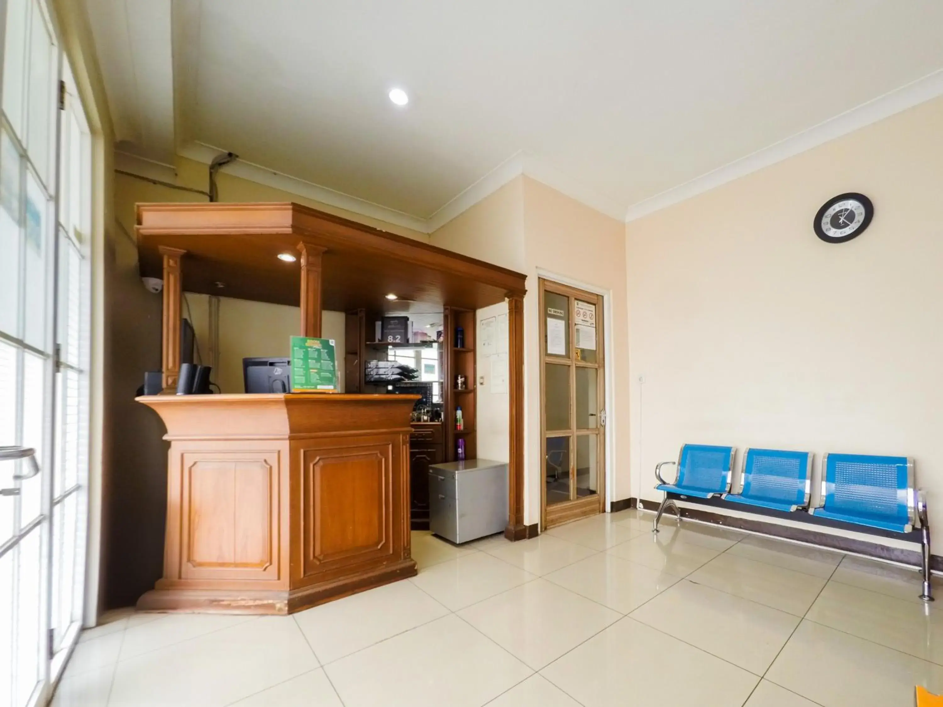 Lobby or reception in RedDoorz @ Pandu Raya Bogor Lobby or reception in RedDoorz @ Pandu Raya Bogor