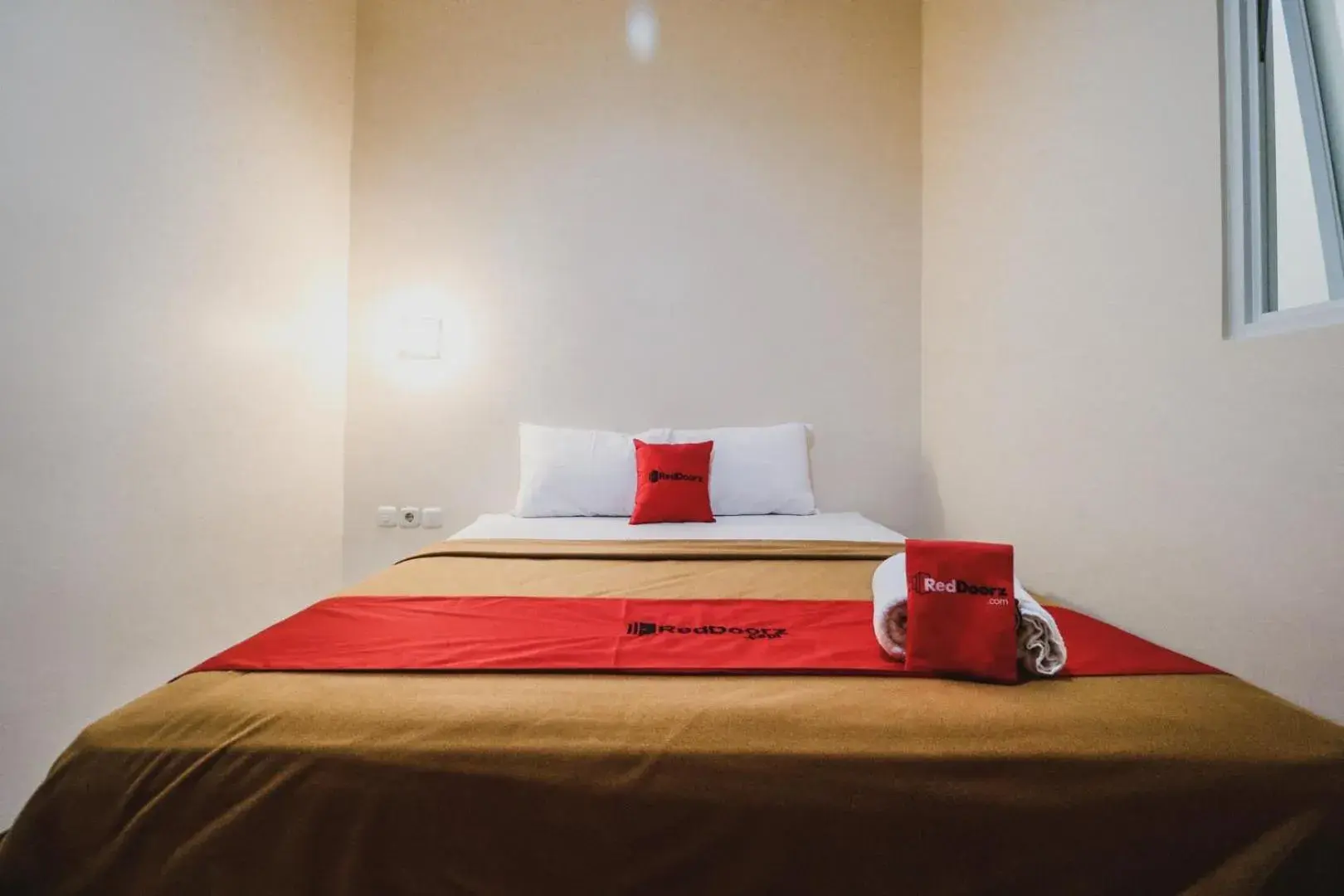 Bedroom, Bed in RedDoorz @ Pandu Raya Bogor Bedroom, Bed in RedDoorz @ Pandu Raya Bogor