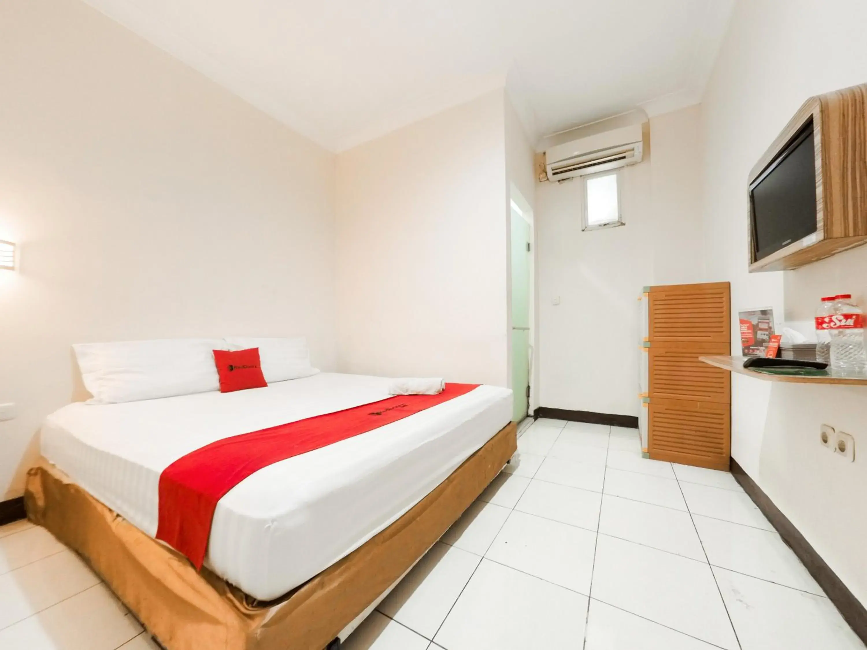 Bedroom, Bed in RedDoorz @ Pandu Raya Bogor Bedroom, Bed in RedDoorz @ Pandu Raya Bogor