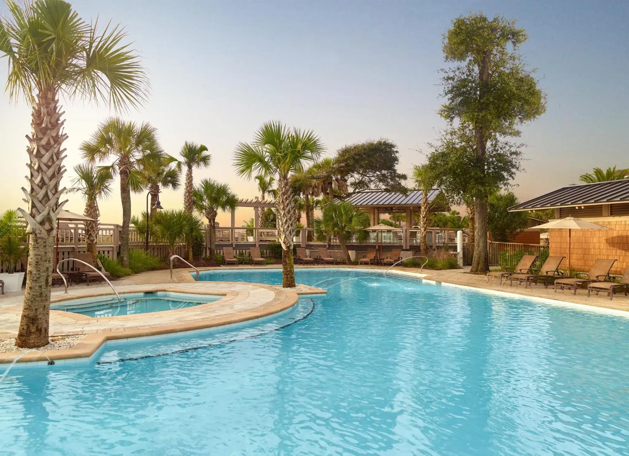 Lounge or bar in Omni Hilton Head Oceanfront Resort Lounge or bar in Omni Hilton Head Oceanfront Resort