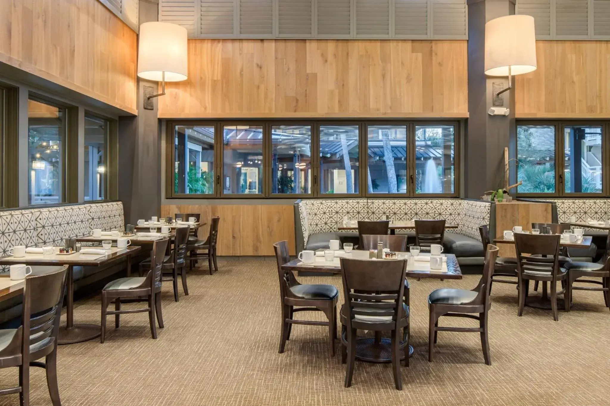 Restaurant/places to eat in Omni Hilton Head Oceanfront Resort Restaurant/places to eat in Omni Hilton Head Oceanfront Resort