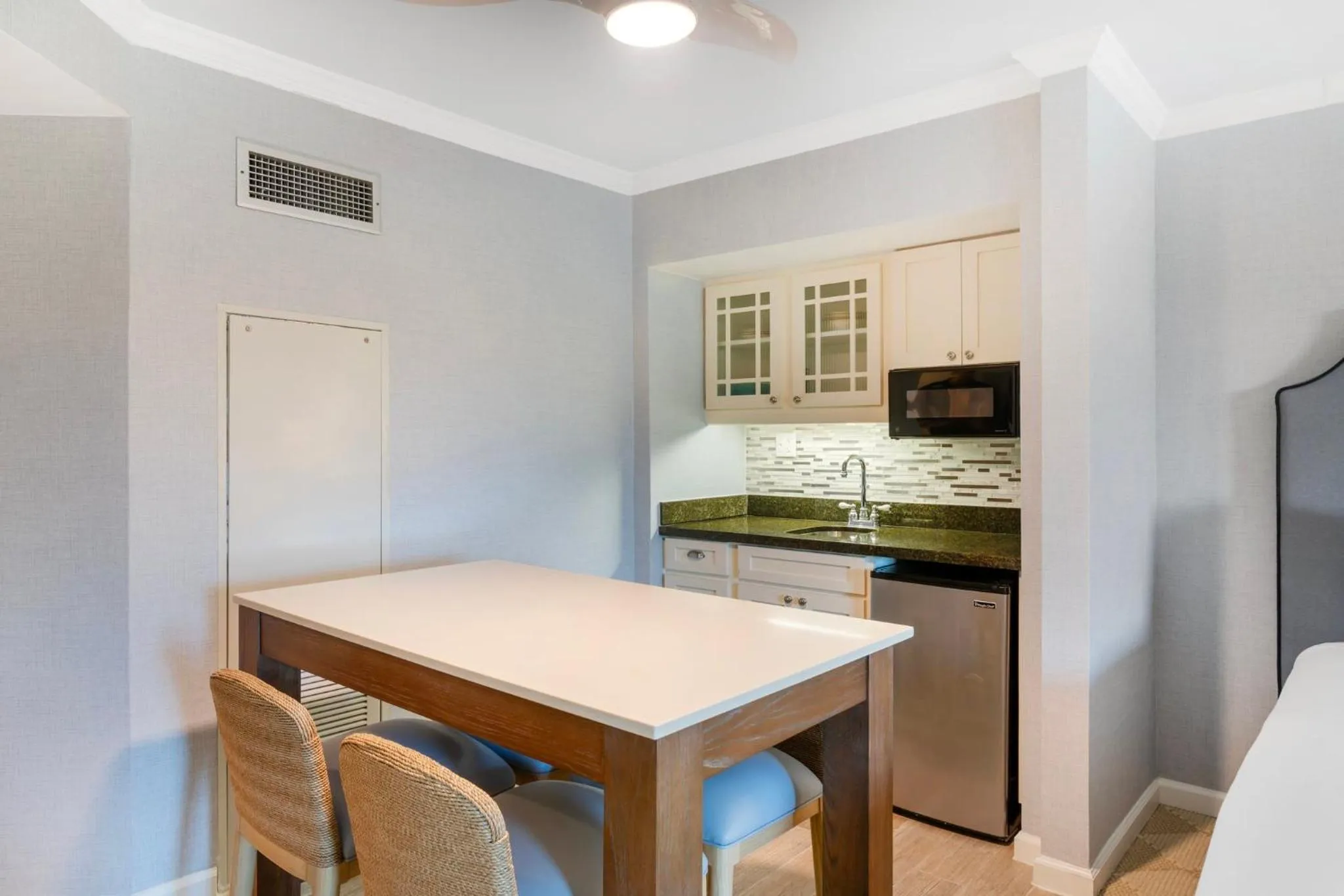 Photo of the whole room in Omni Hilton Head Oceanfront Resort