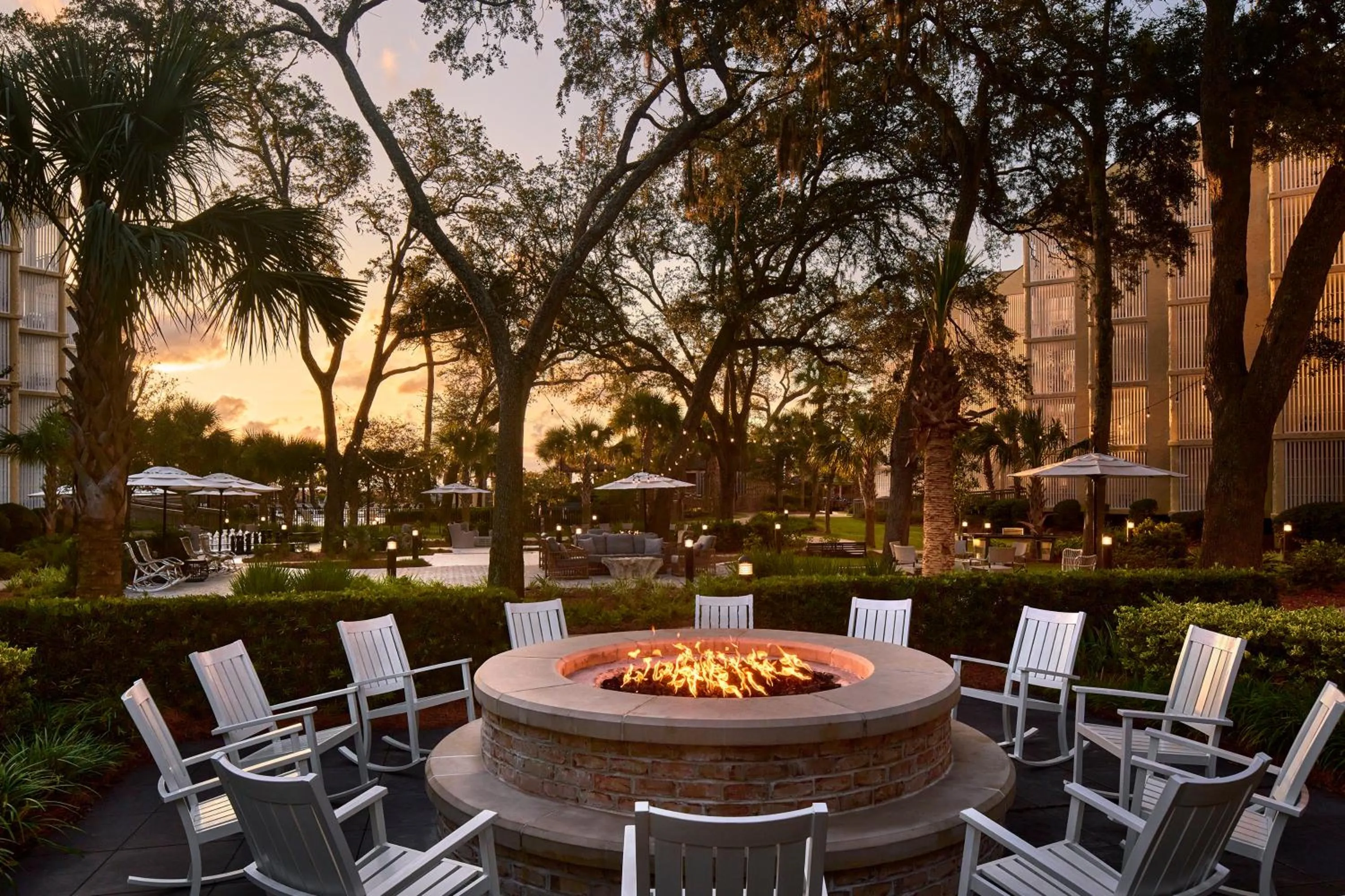 Inner courtyard view in Omni Hilton Head Oceanfront Resort