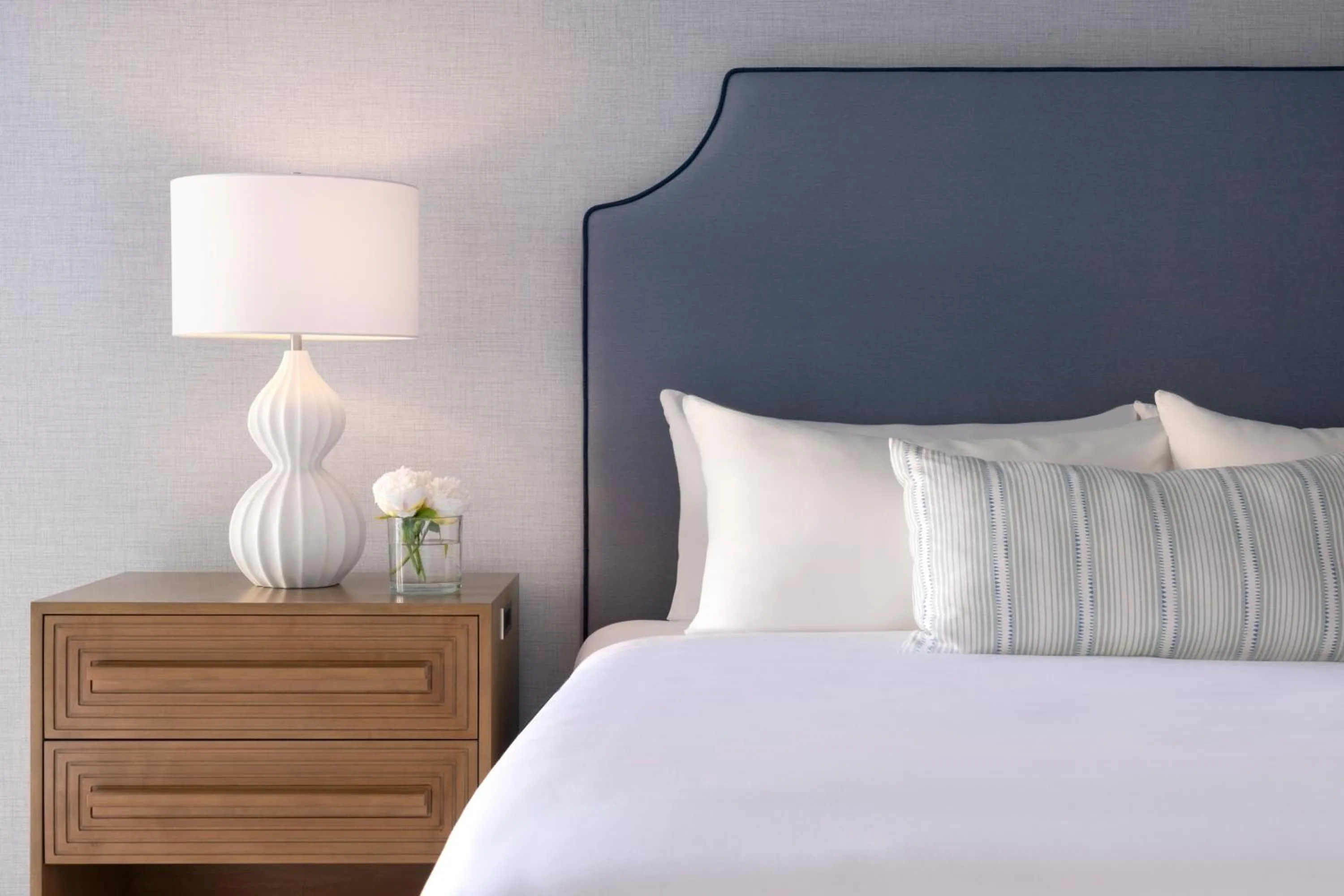 Bedroom, Bed in Omni Hilton Head Oceanfront Resort