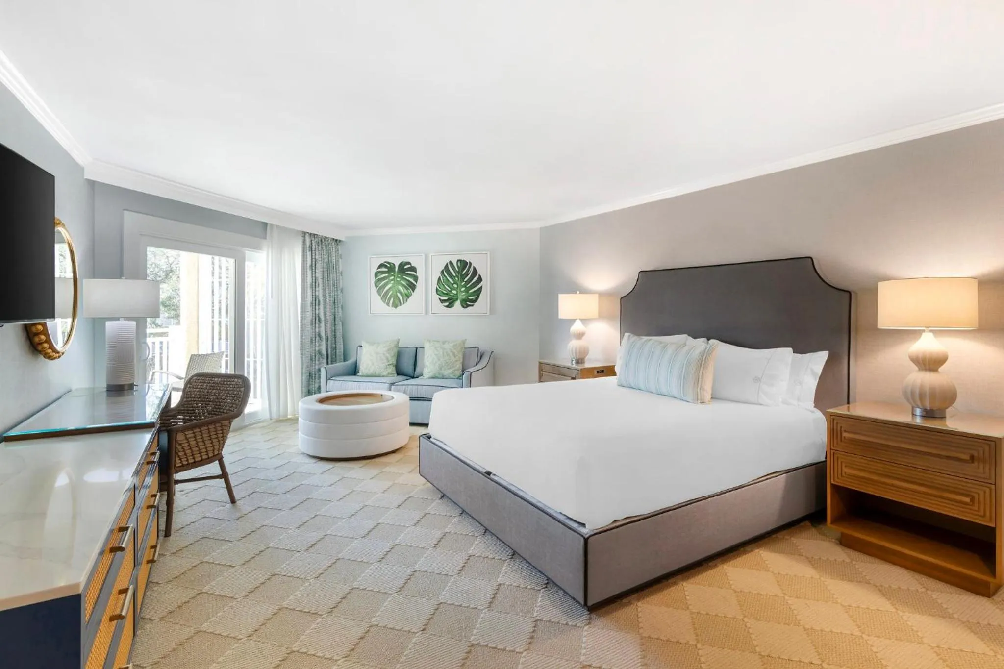 Photo of the whole room, Bed in Omni Hilton Head Oceanfront Resort