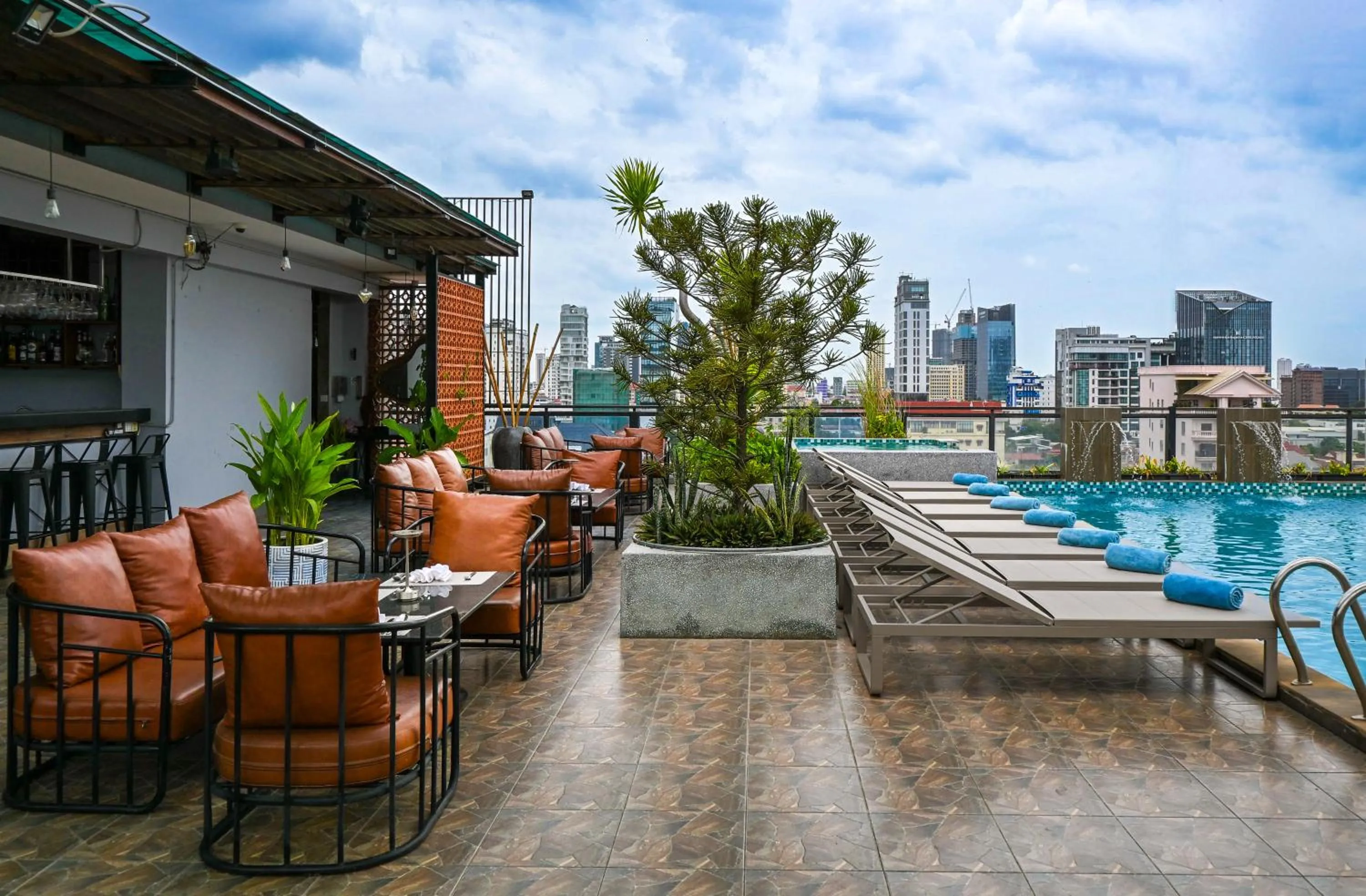 Swimming pool in Phnom Penh 51 Hotel & Residences