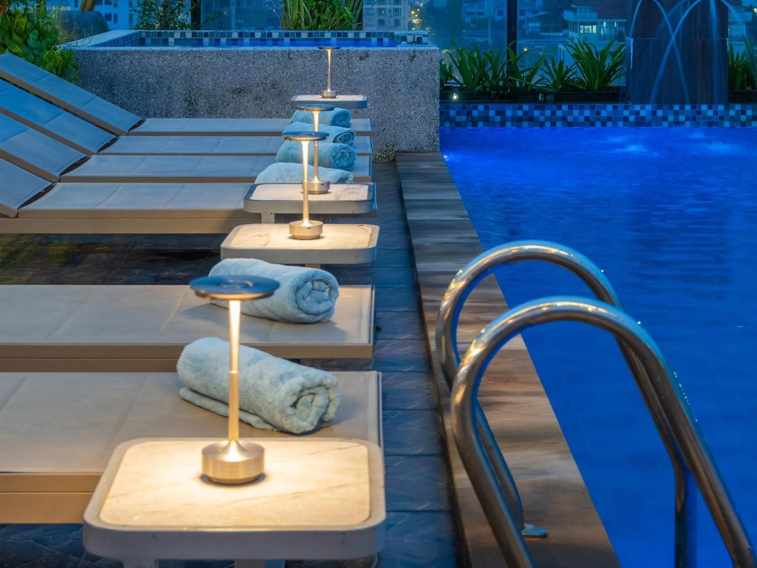 Swimming pool in Phnom Penh 51 Hotel & Residences