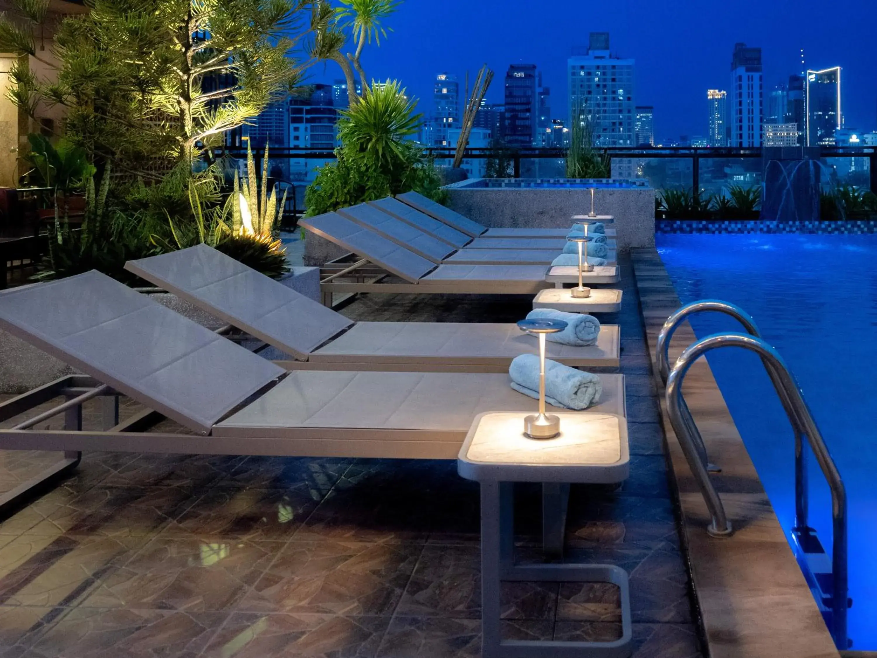 Swimming pool in Phnom Penh 51 Hotel & Residences Swimming pool in Phnom Penh 51 Hotel & Residences