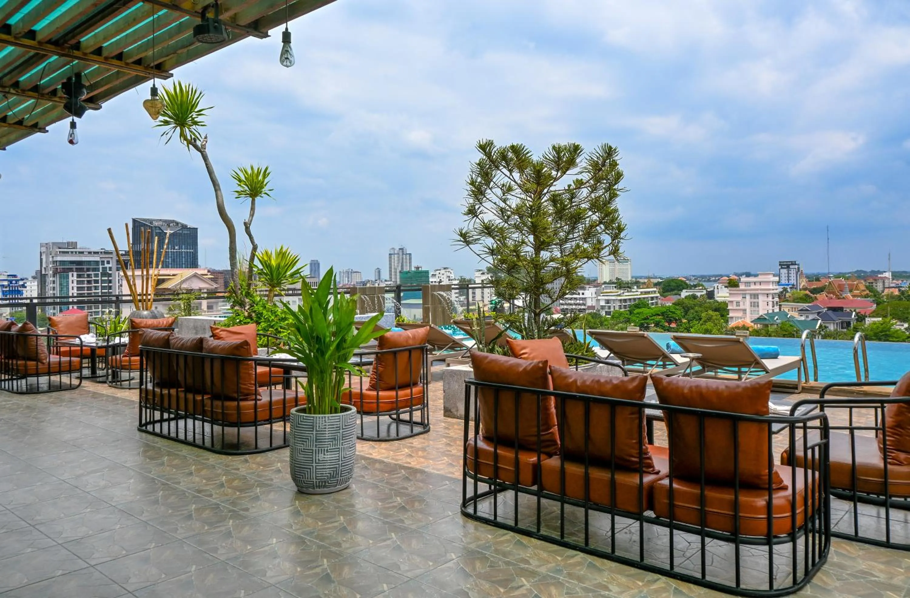 Swimming pool in Phnom Penh 51 Hotel & Residences