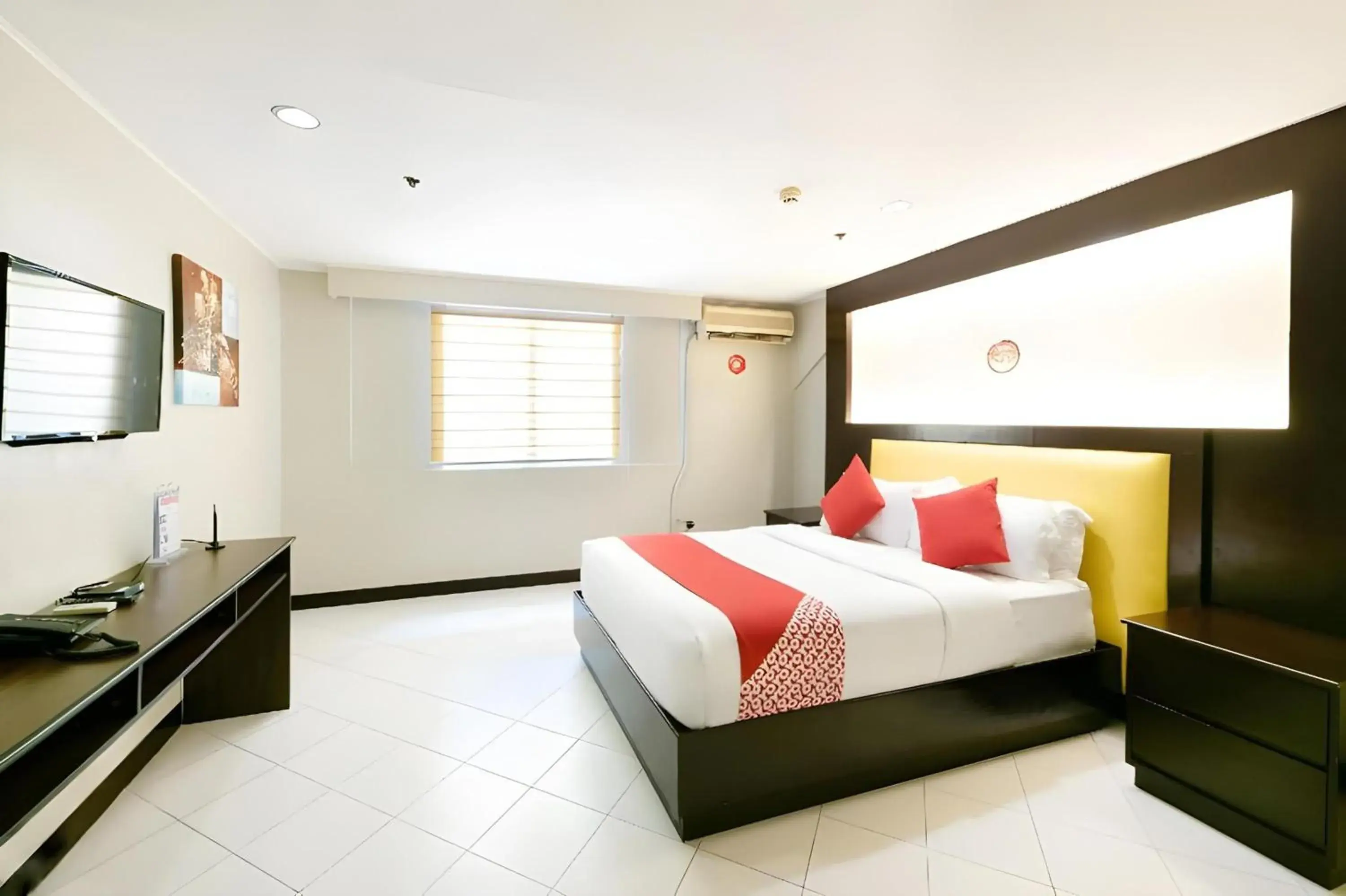 Photo of the whole room in OYO 115 Northridge Mansions Photo of the whole room in OYO 115 Northridge Mansions